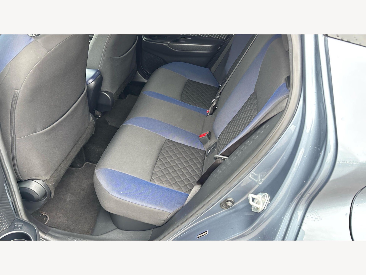 Used Toyota C-HR 2019 for sale - 78086140: Photo 15