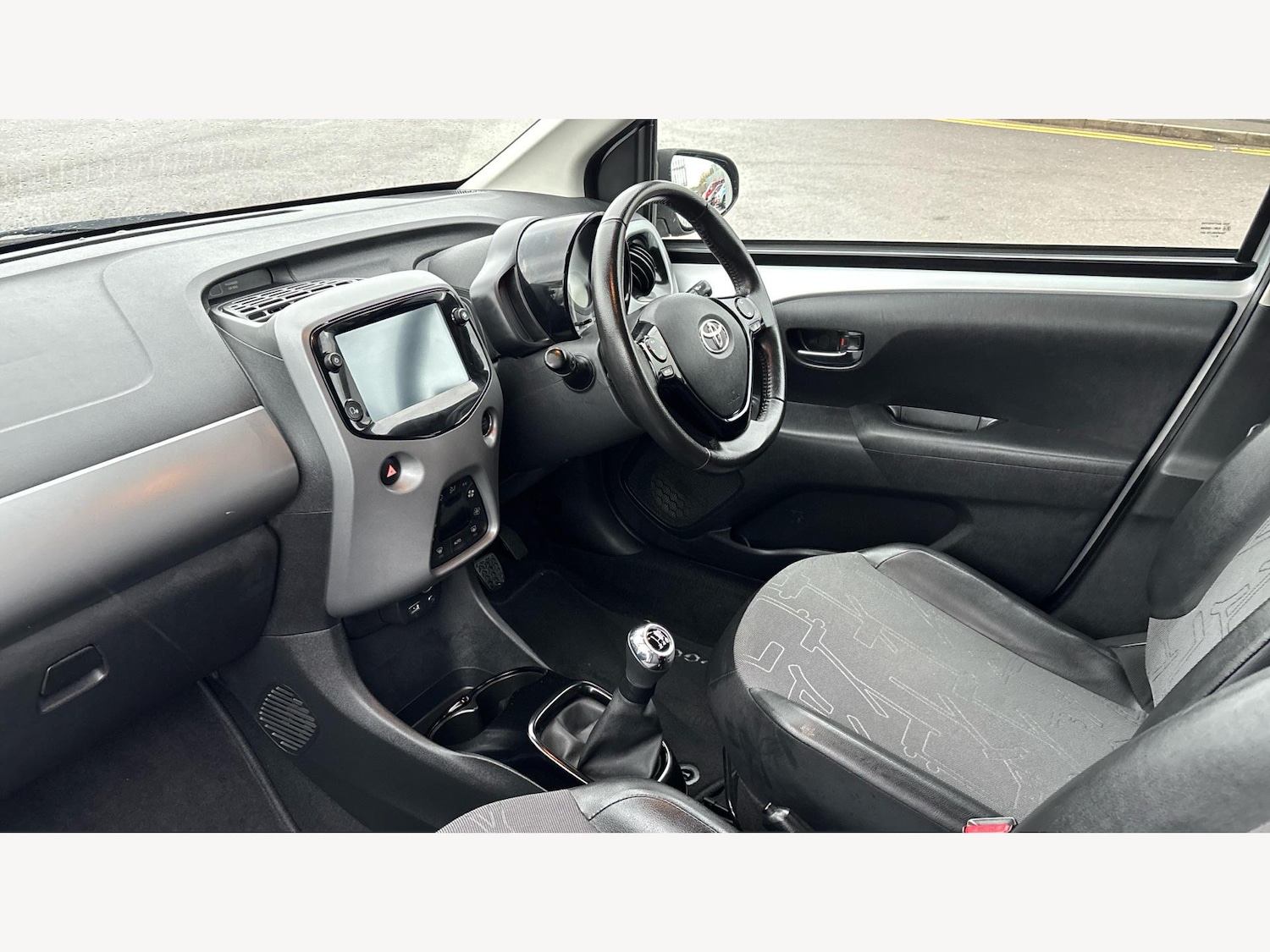 Used Toyota AYGO 2019 for sale - 76780965: Photo 12