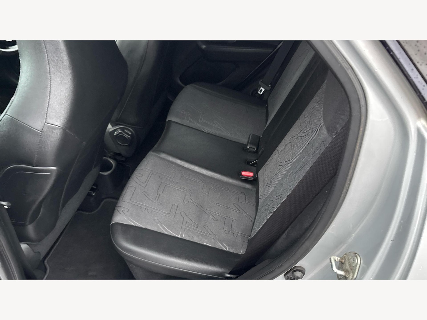 Used Toyota AYGO 2019 for sale - 76780965: Photo 15