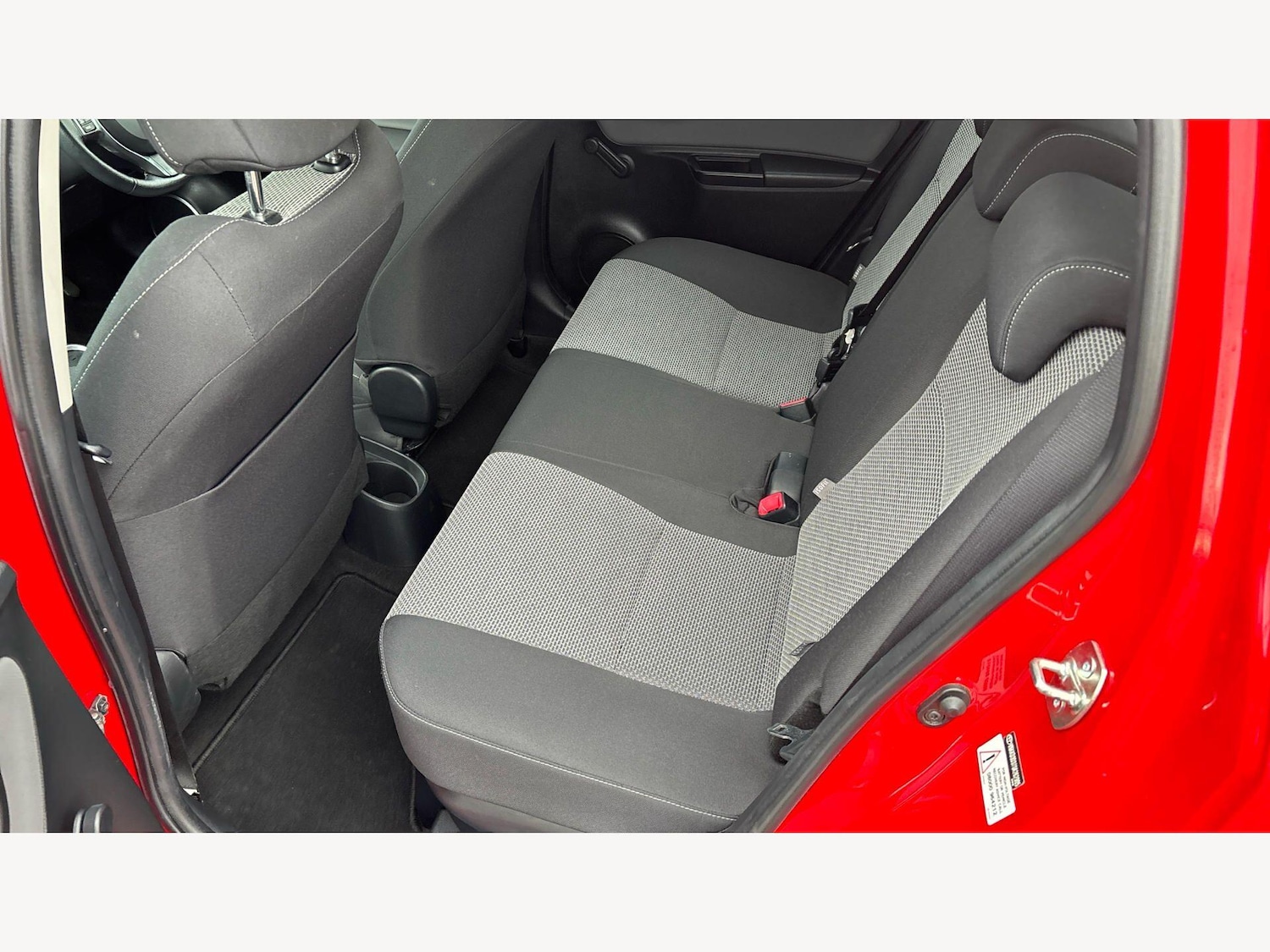 Used Toyota Yaris 2016 for sale - 78204081: Photo 17