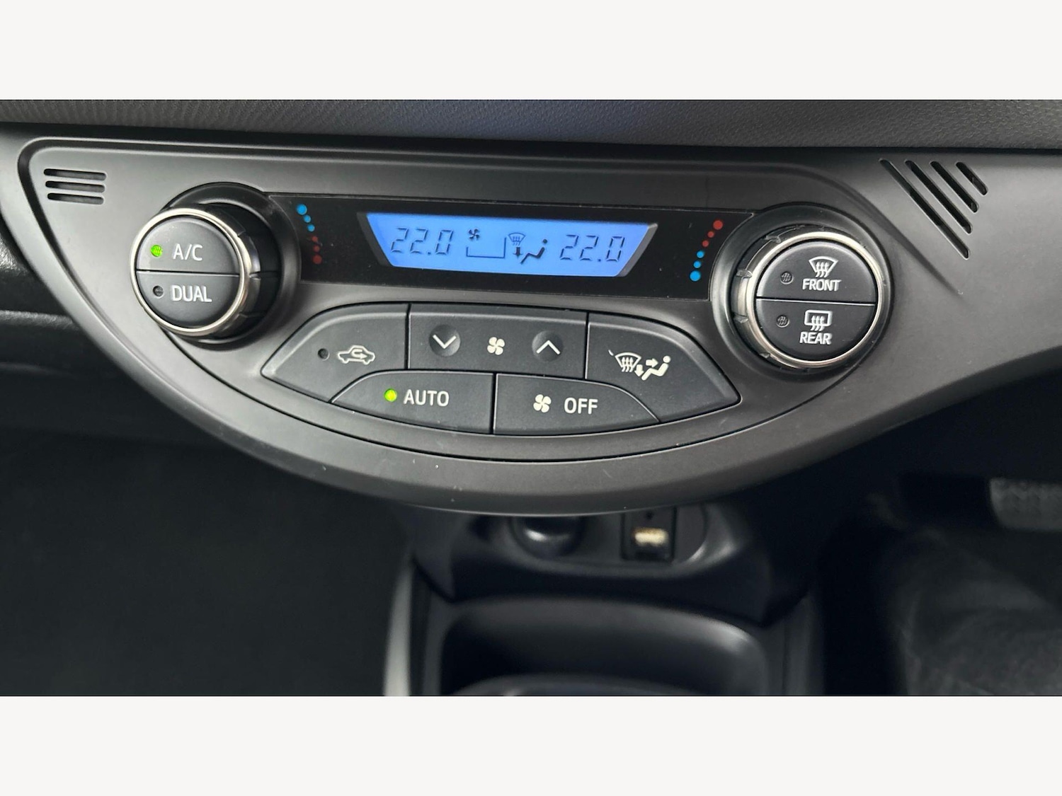 Used Toyota Yaris 2016 for sale - 78204081: Photo 32