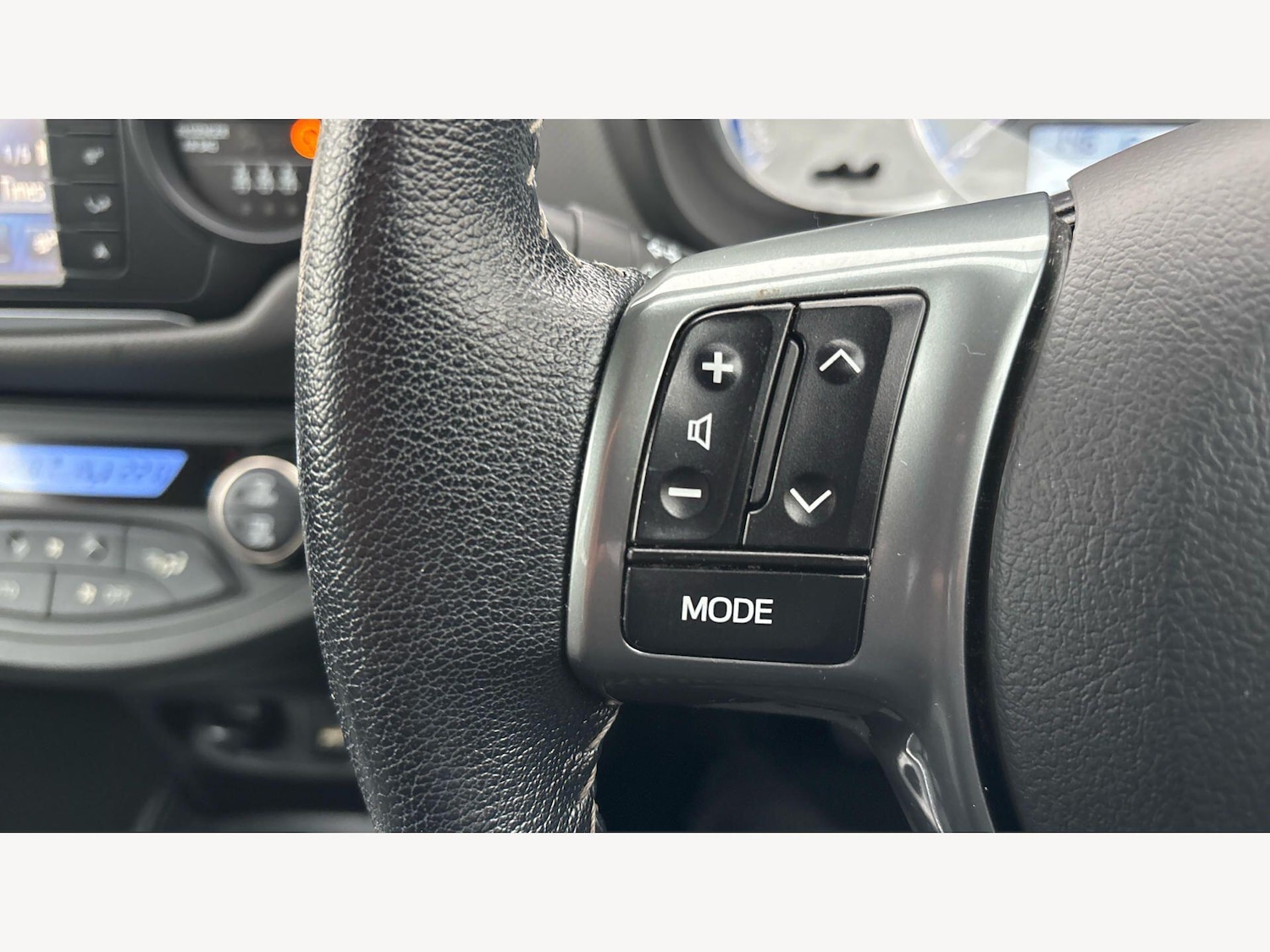 Used Toyota Yaris 2016 for sale - 78204081: Photo 33