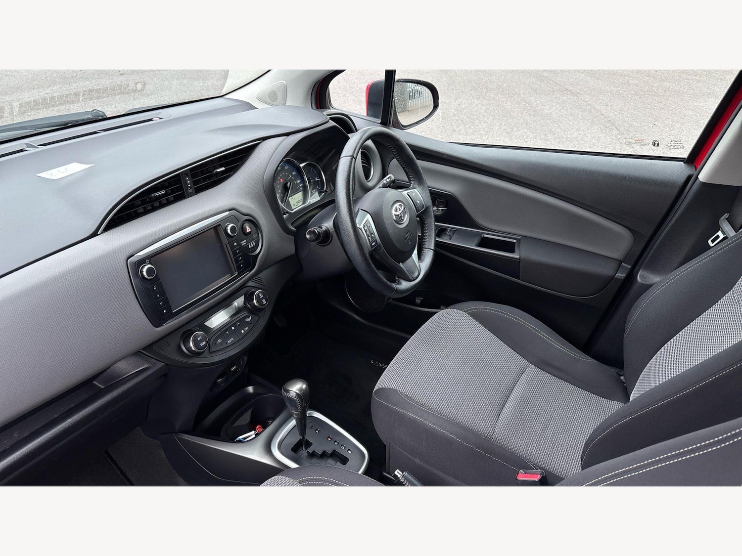 Used Toyota Yaris 2016 for sale - 78204081: Photo 7