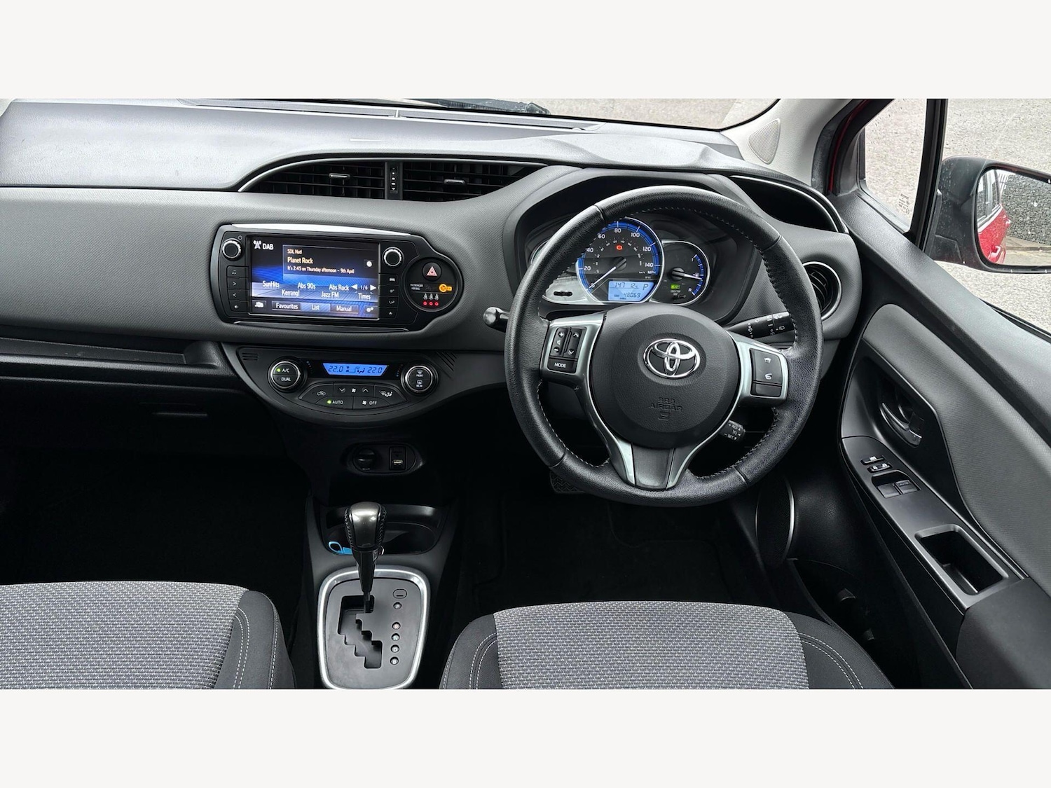 Used Toyota Yaris 2016 for sale - 78204081: Photo 8