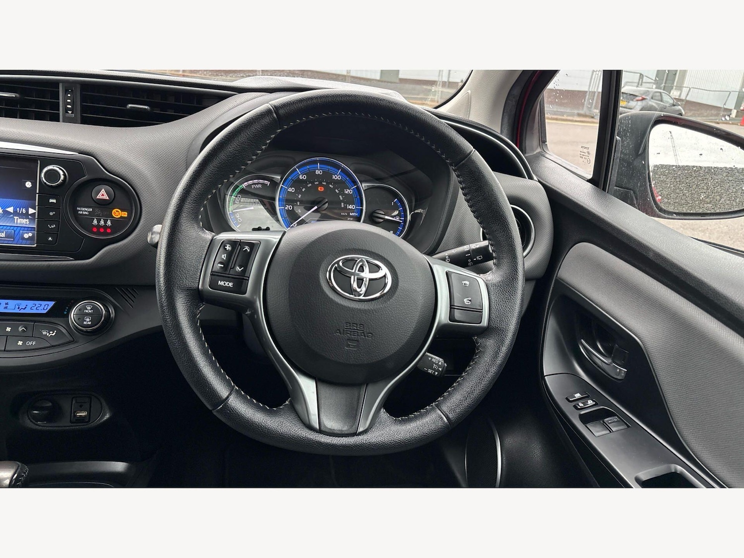 Used Toyota Yaris 2016 for sale - 78204081: Photo 9