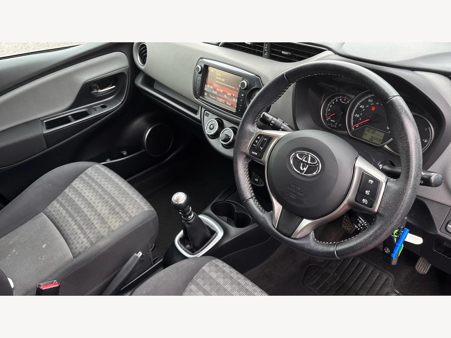 Used Toyota Yaris for sale - 76727641: Photo 13
