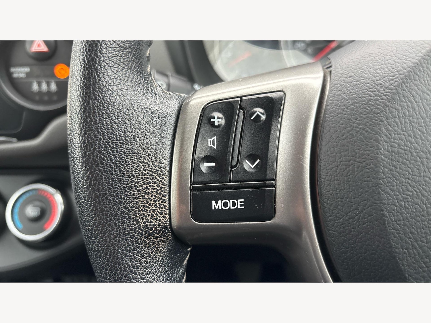 Used Toyota Yaris for sale - 76727641: Photo 24