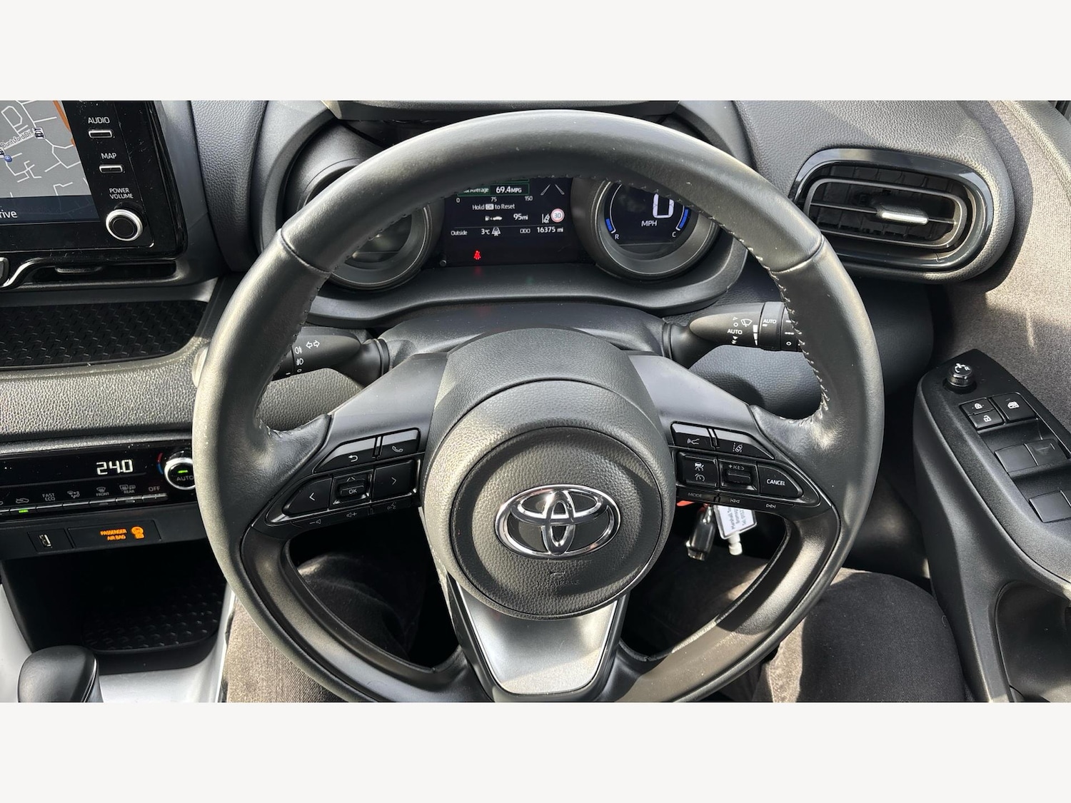 Used Toyota Yaris for sale - 77230367: Photo 10
