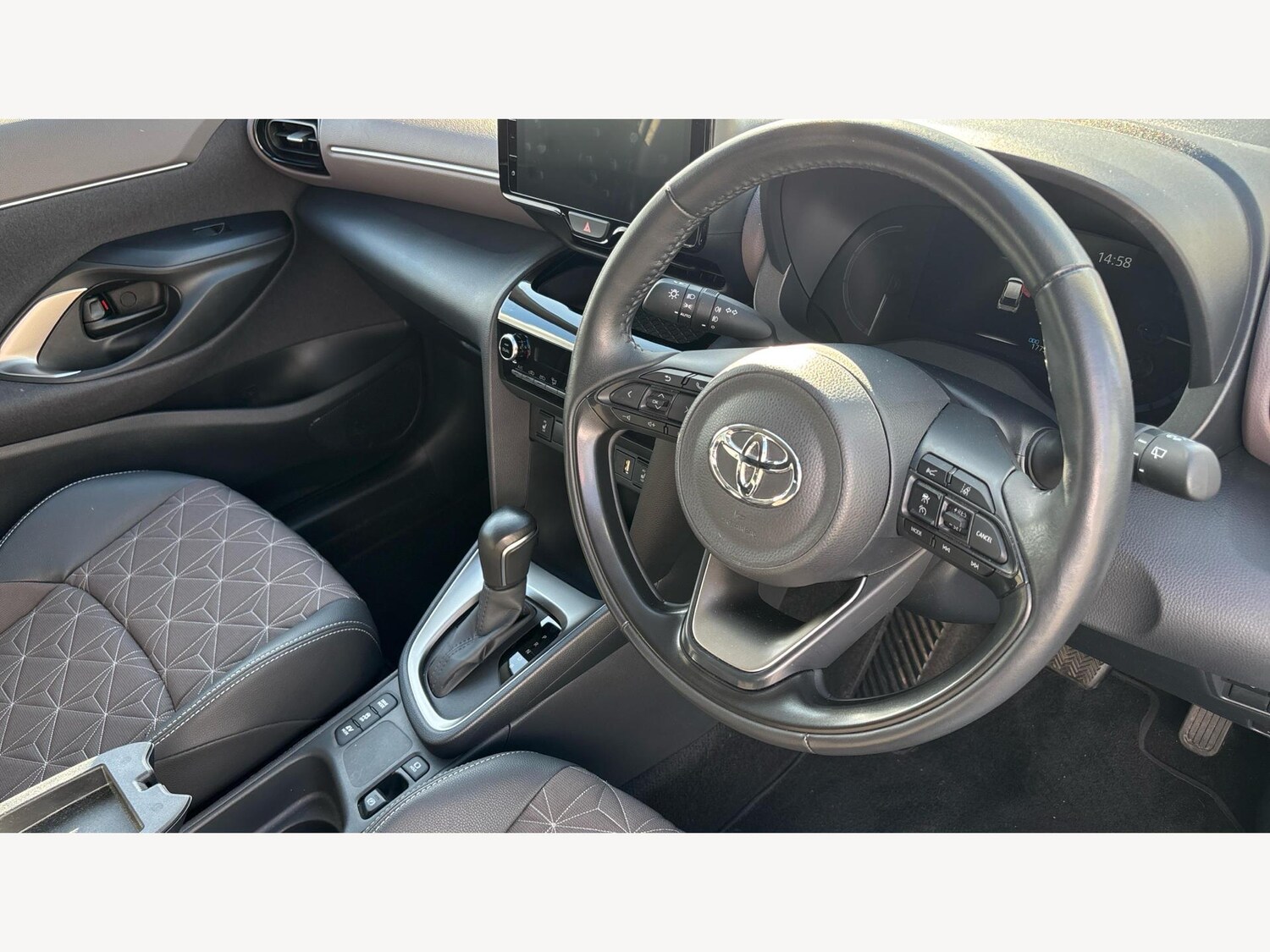 Used Toyota Yaris Cross 2023 for sale - 76537777: Photo 13
