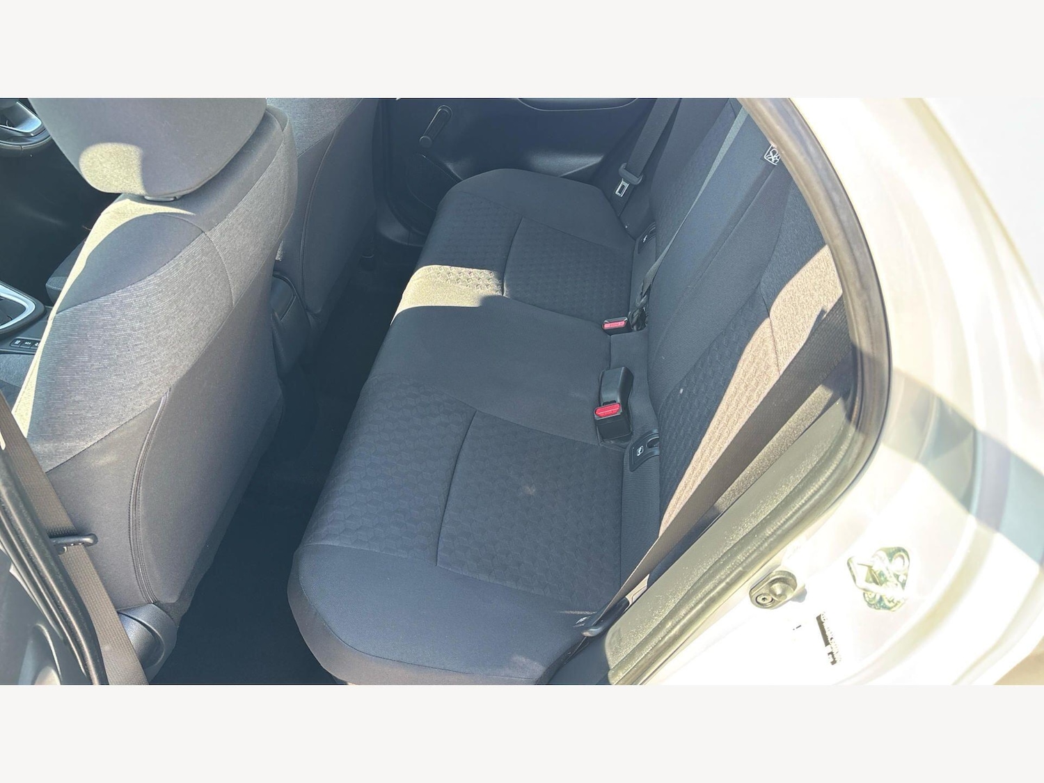 Used Toyota Yaris for sale - 78007802: Photo 15