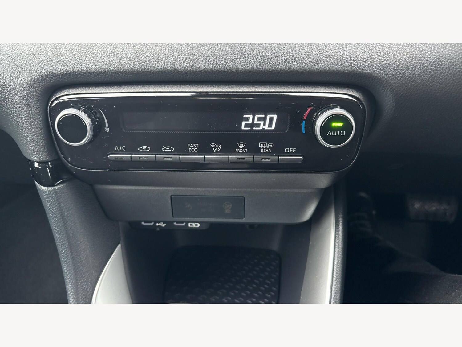 Used Toyota Yaris 2024 for sale - 77612284: Photo 23