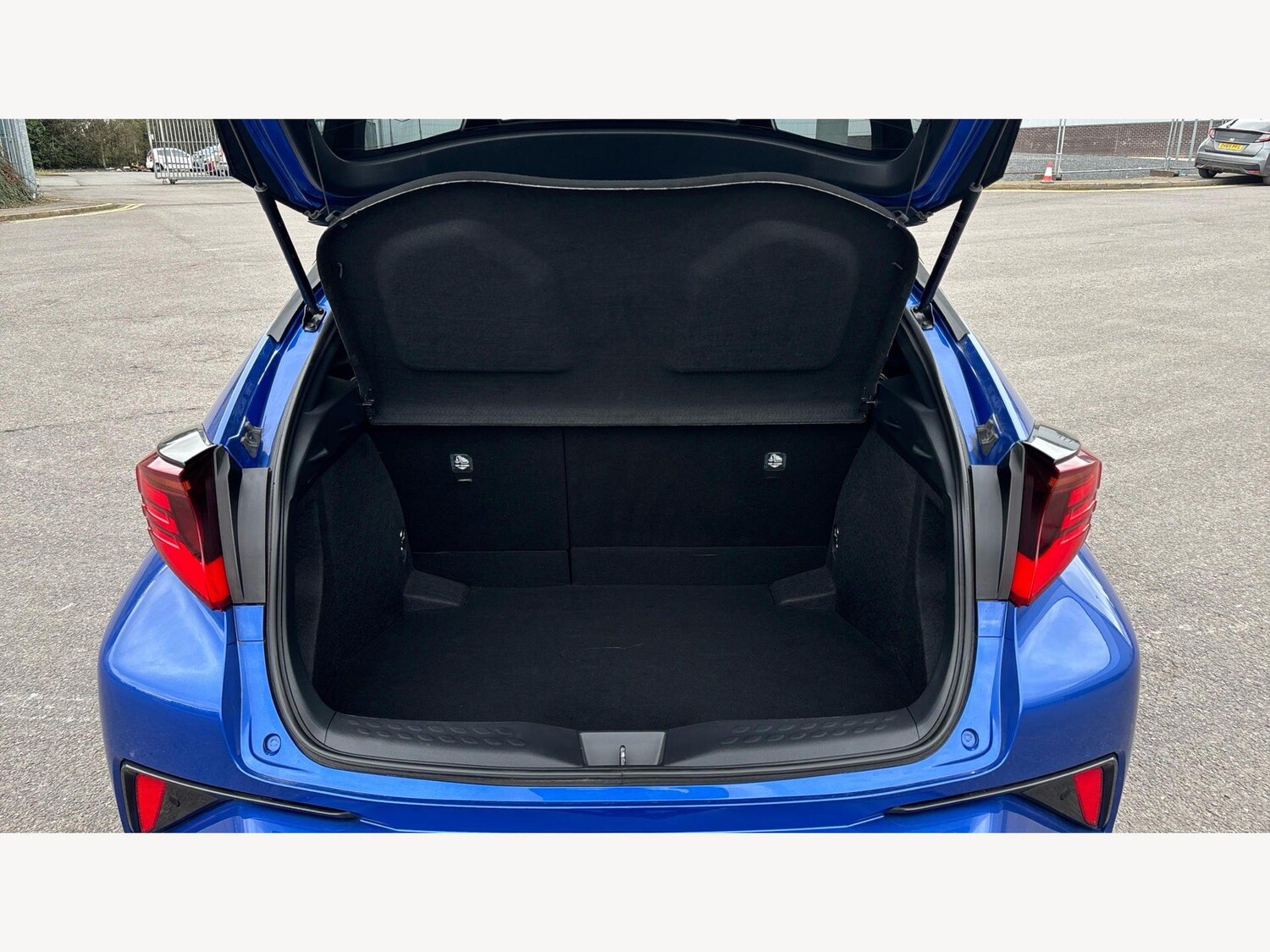 Used Toyota C-HR 2021 for sale - 77695728: Photo 16