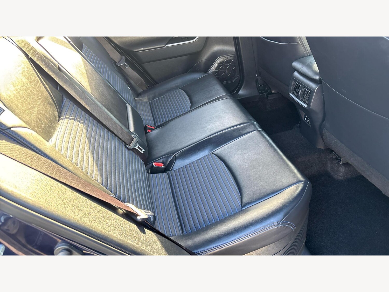 Used Toyota RAV4 2019 for sale - 77573809: Photo 14