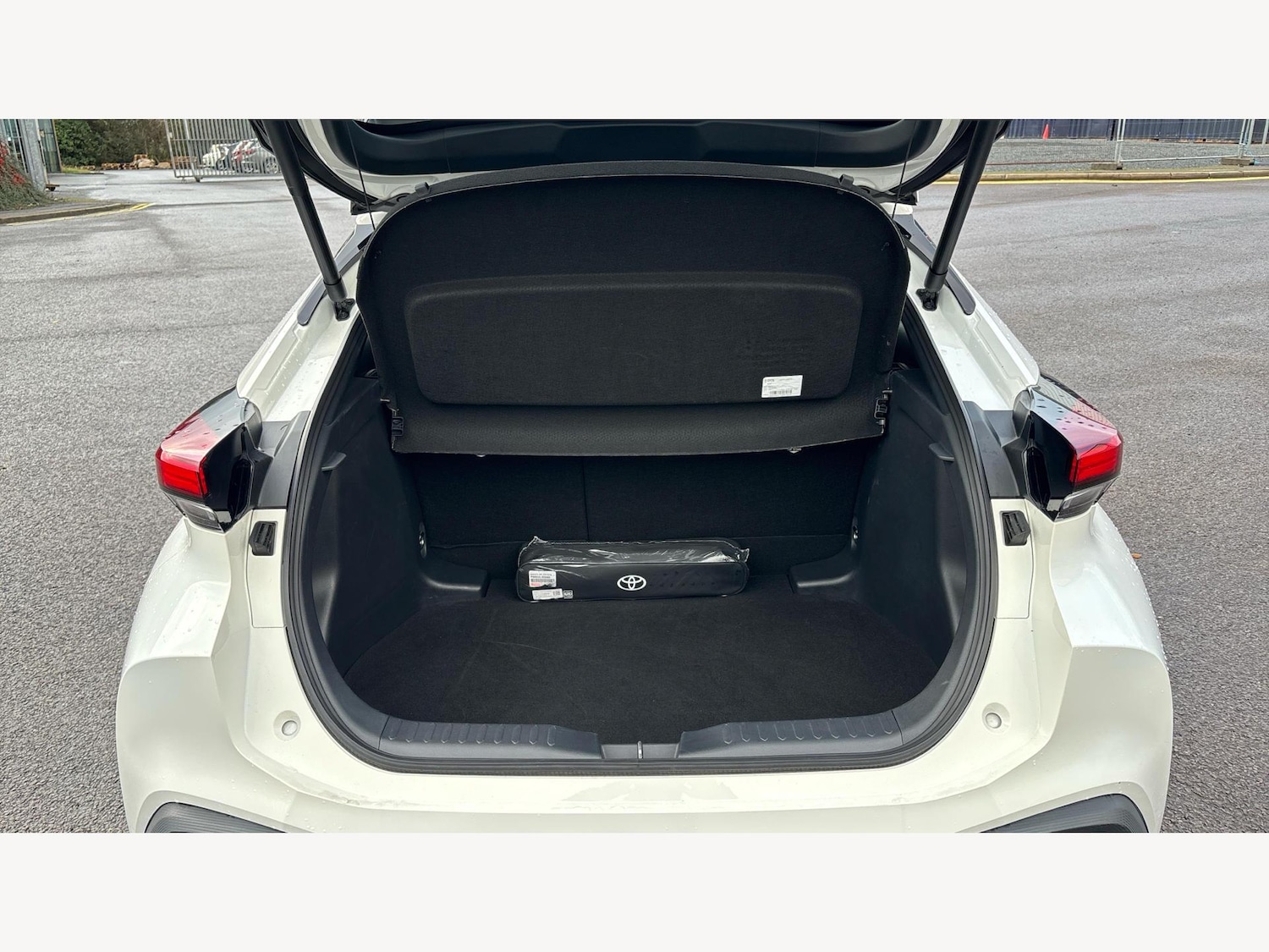 Used Toyota C-HR 2025 for sale - 77109060: Photo 16