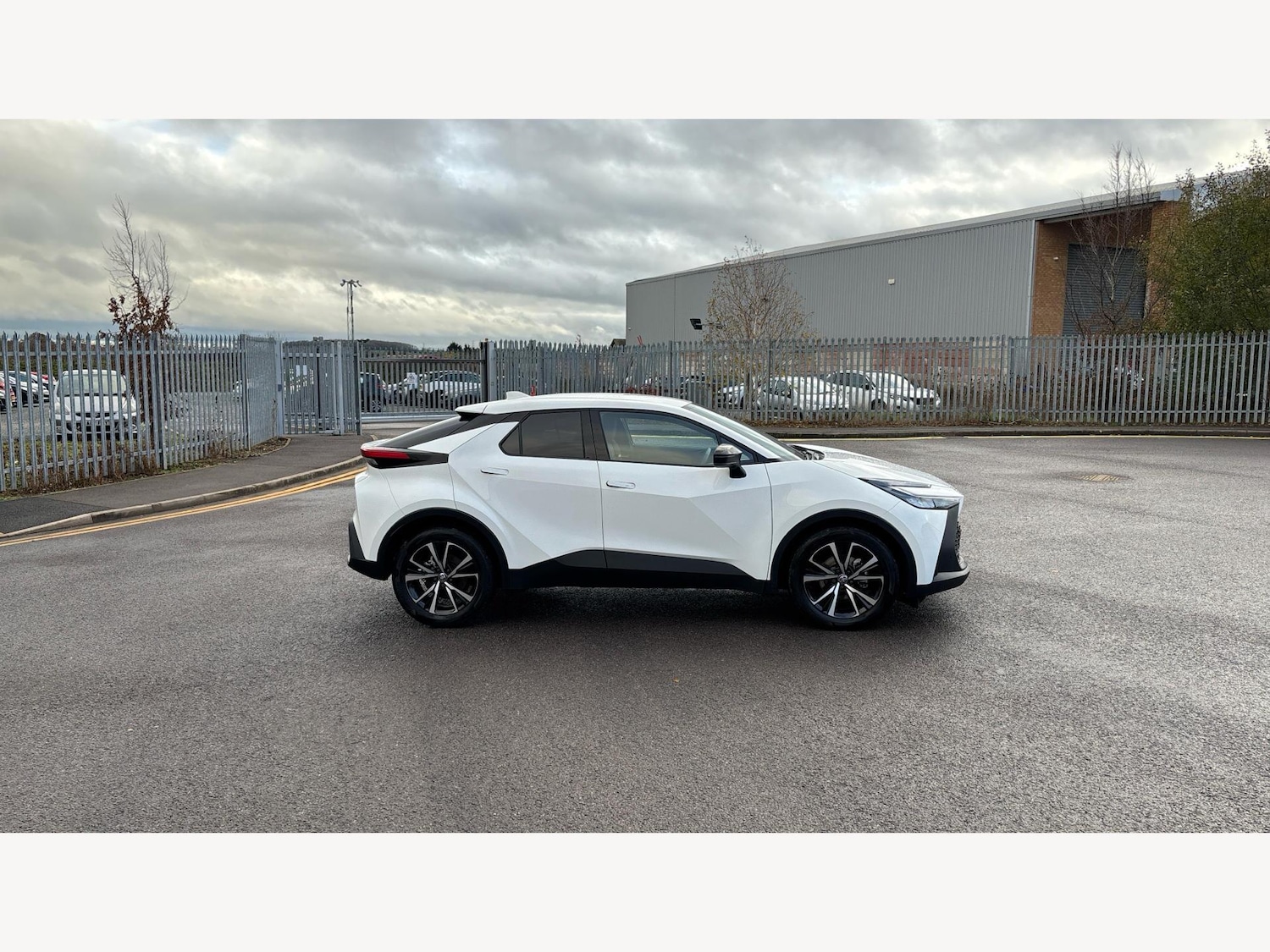 Used Toyota C-HR 2025 for sale - 77109060: Photo 18