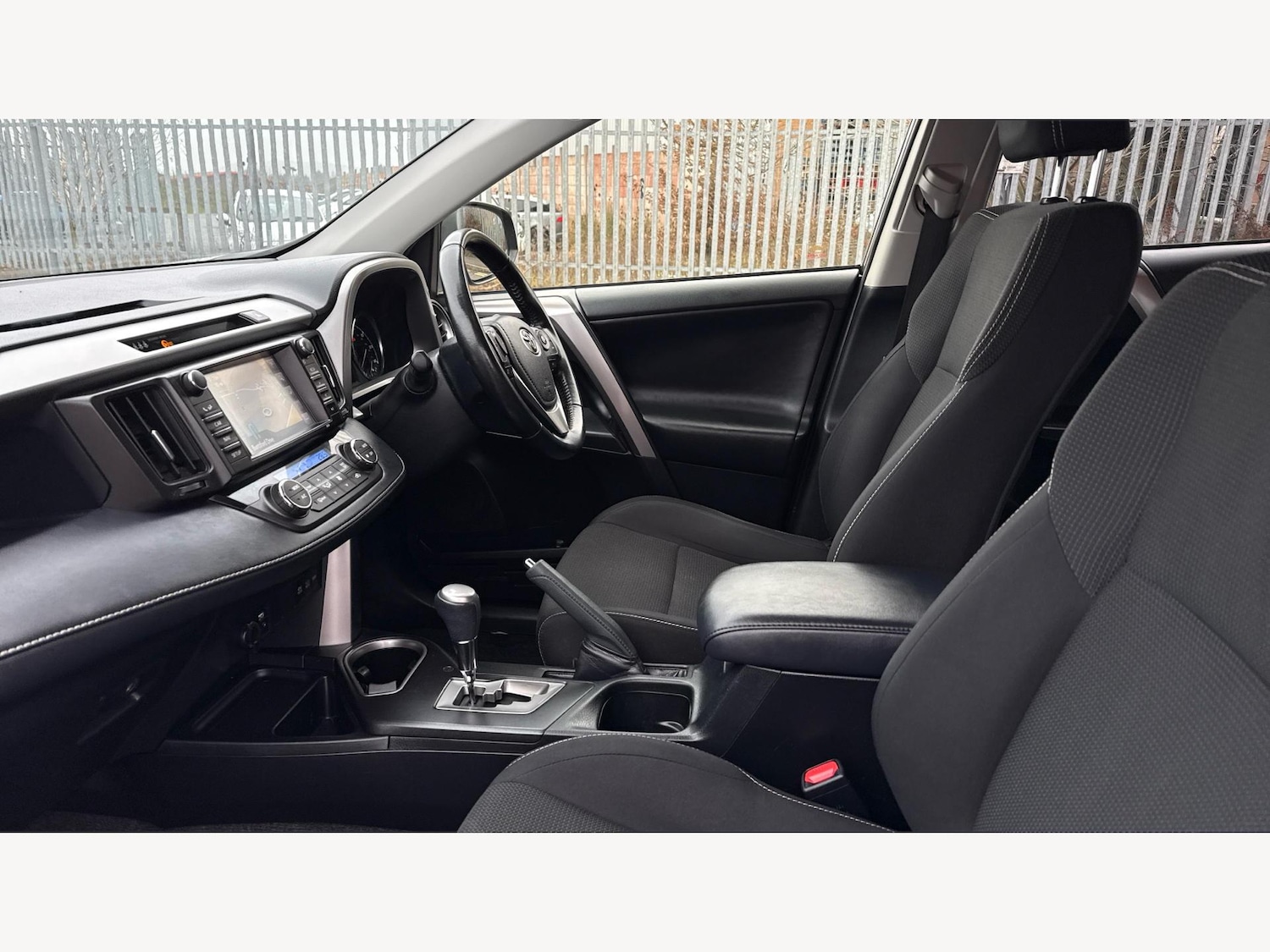 Used Toyota RAV4 2018 for sale - 77537999: Photo 12