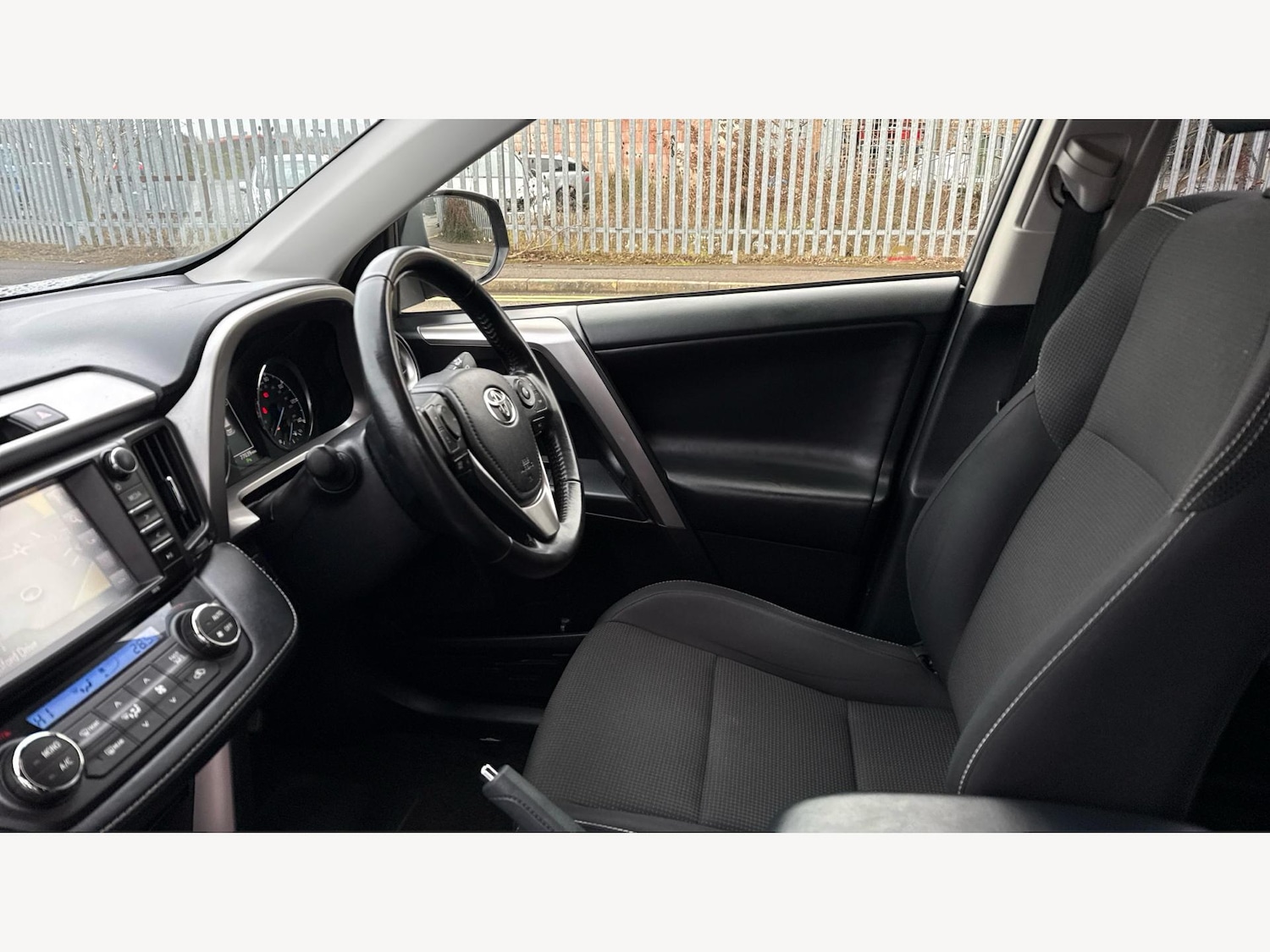 Used Toyota RAV4 2018 for sale - 77537999: Photo 13