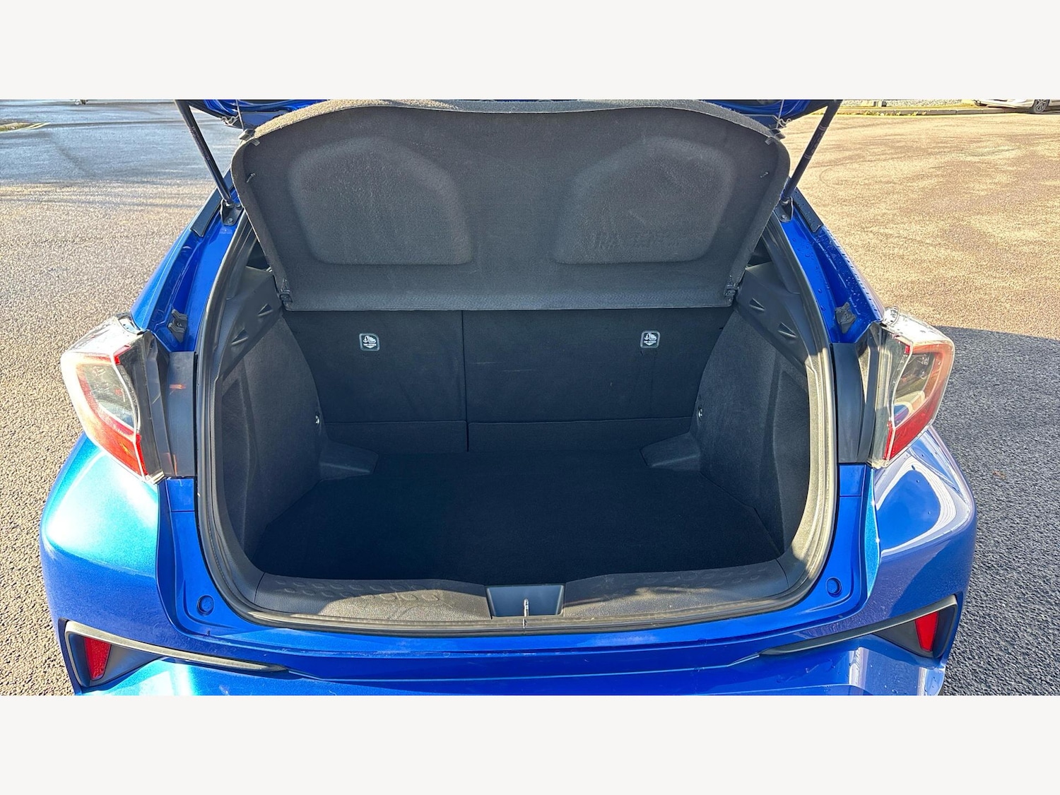 Used Toyota C-HR 2018 for sale - 77426005: Photo 16