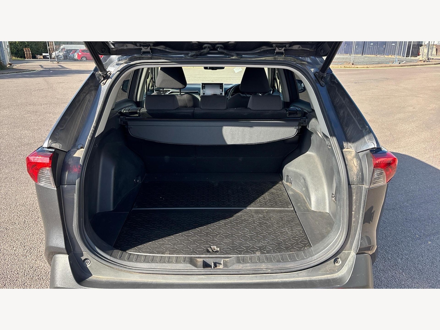 Used Toyota RAV4 2020 for sale - 76151612: Photo 16