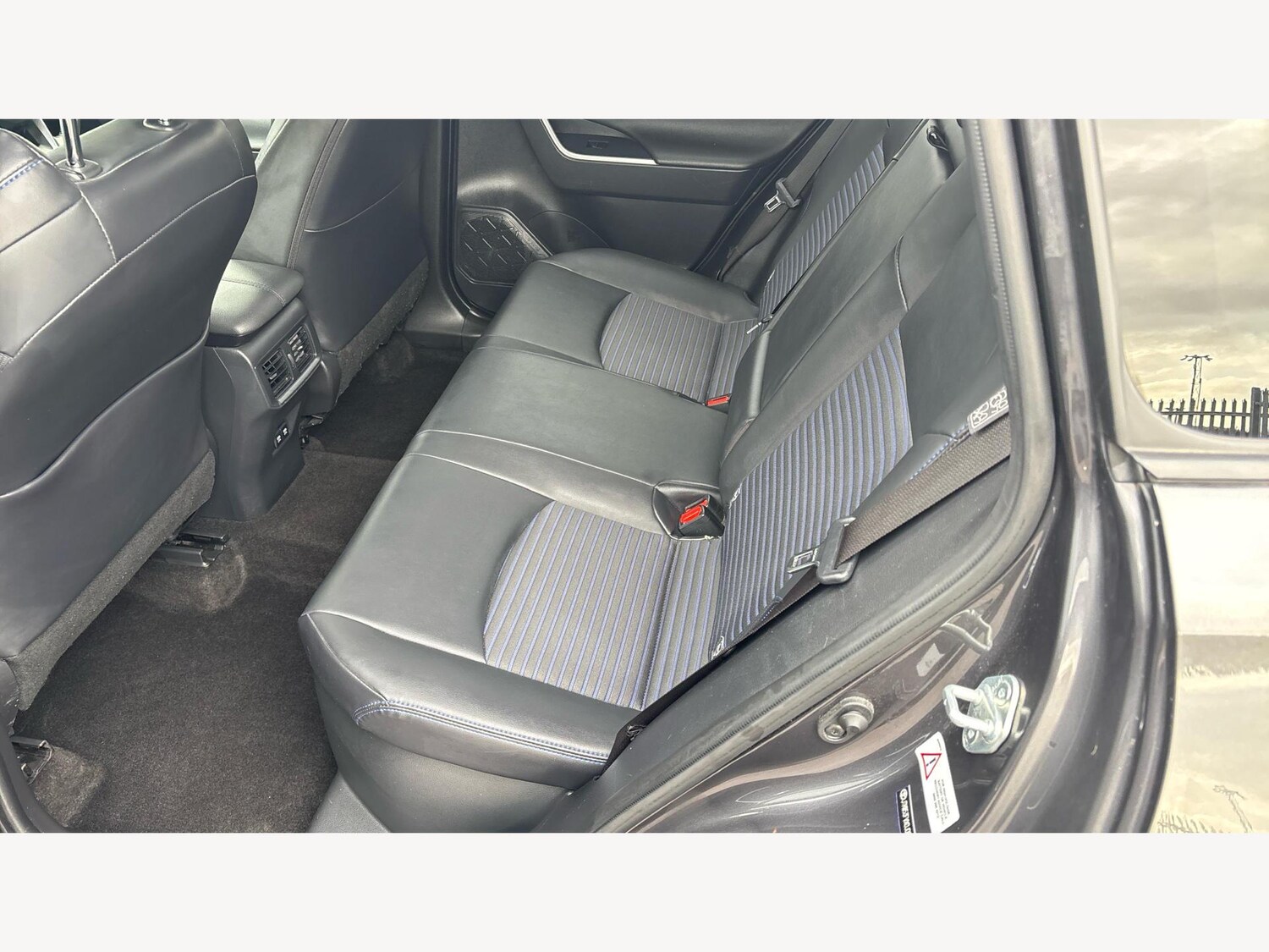 Used Toyota RAV4 2021 for sale - 76607891: Photo 15