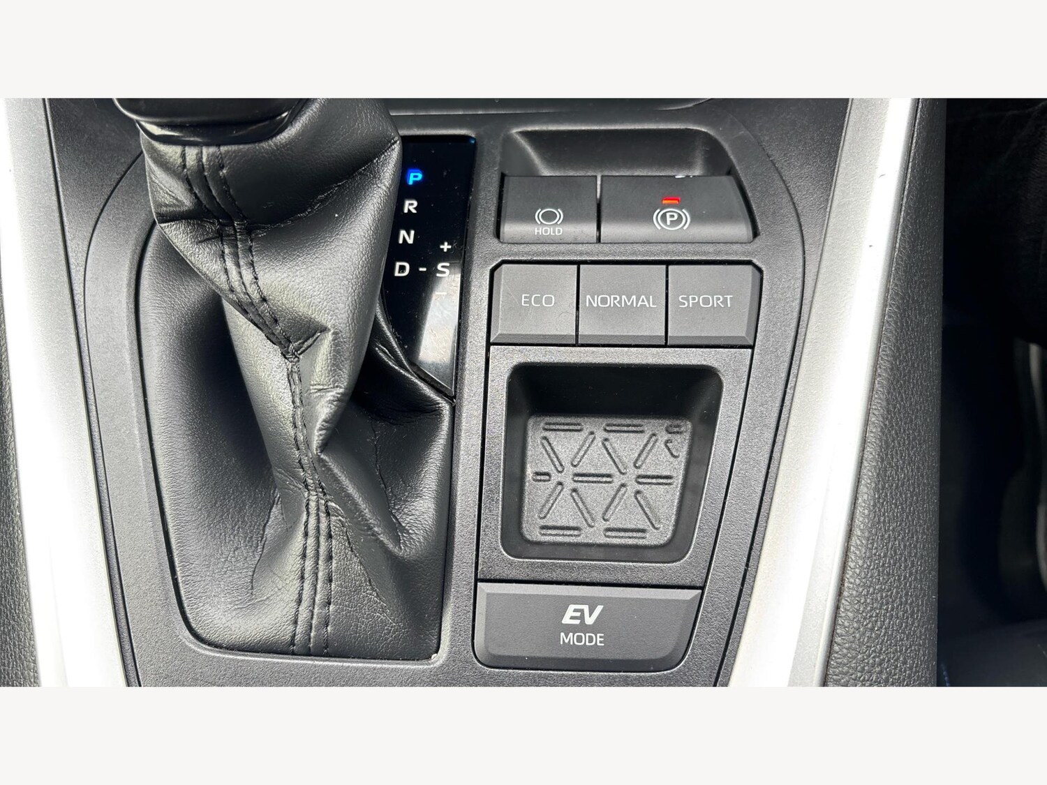 Used Toyota RAV4 2021 for sale - 76607891: Photo 26