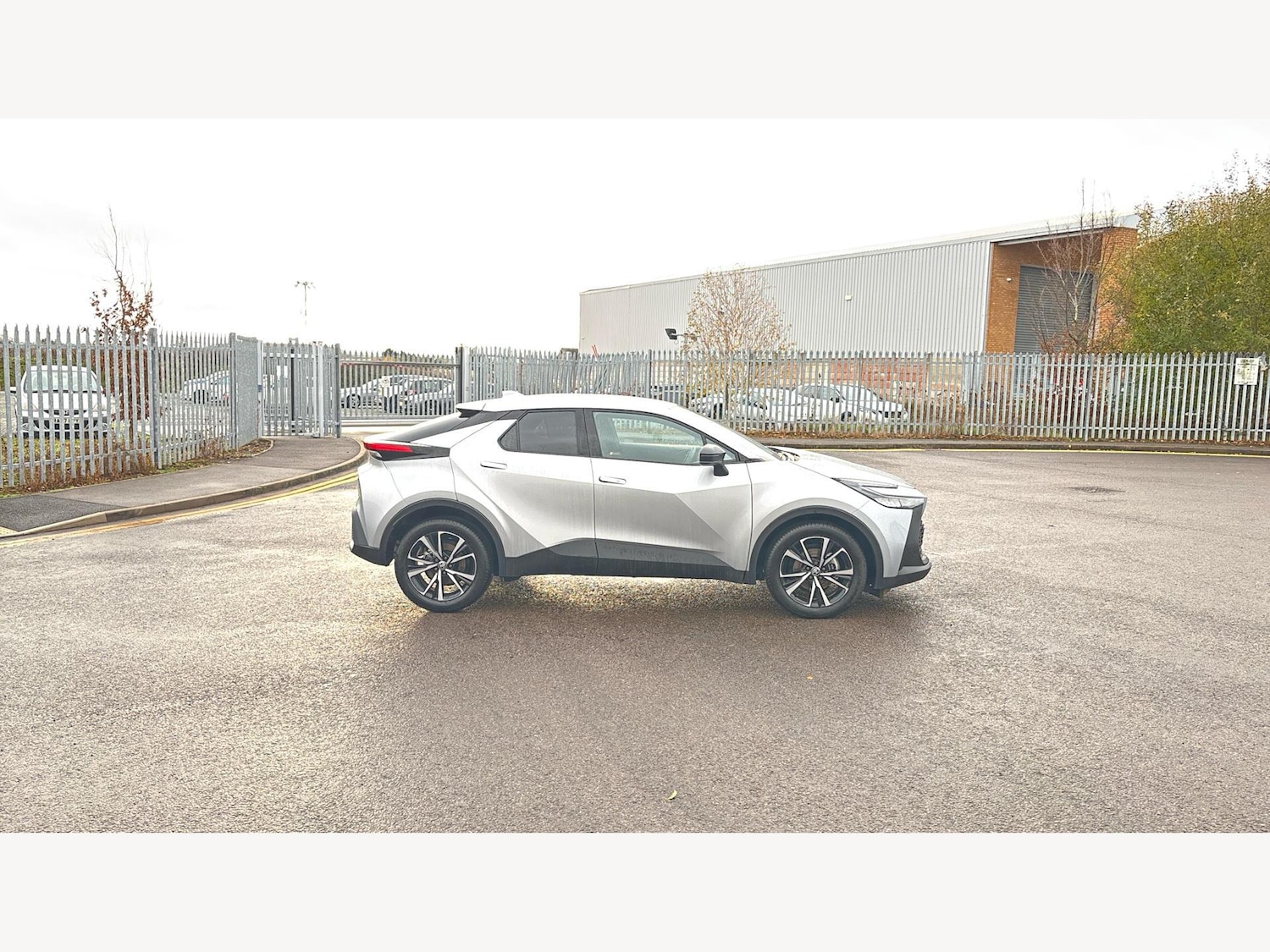 Used Toyota C-HR 2025 for sale - 77175875: Photo 18