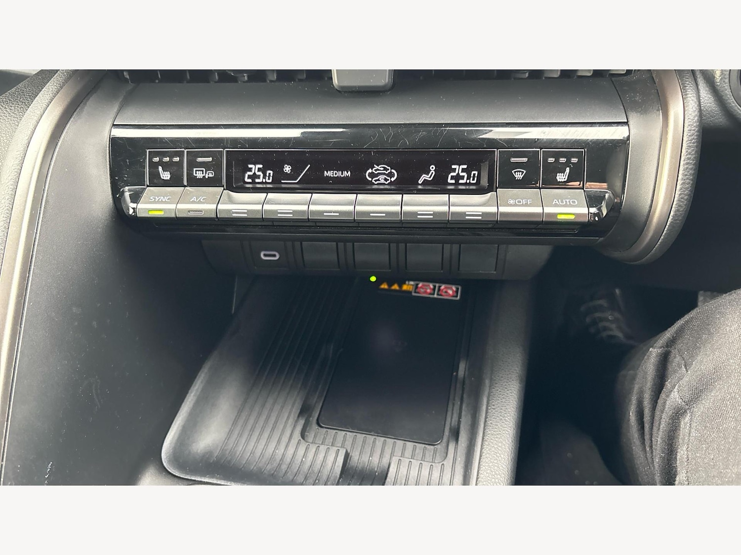 Used Toyota C-HR 2025 for sale - 77175875: Photo 23