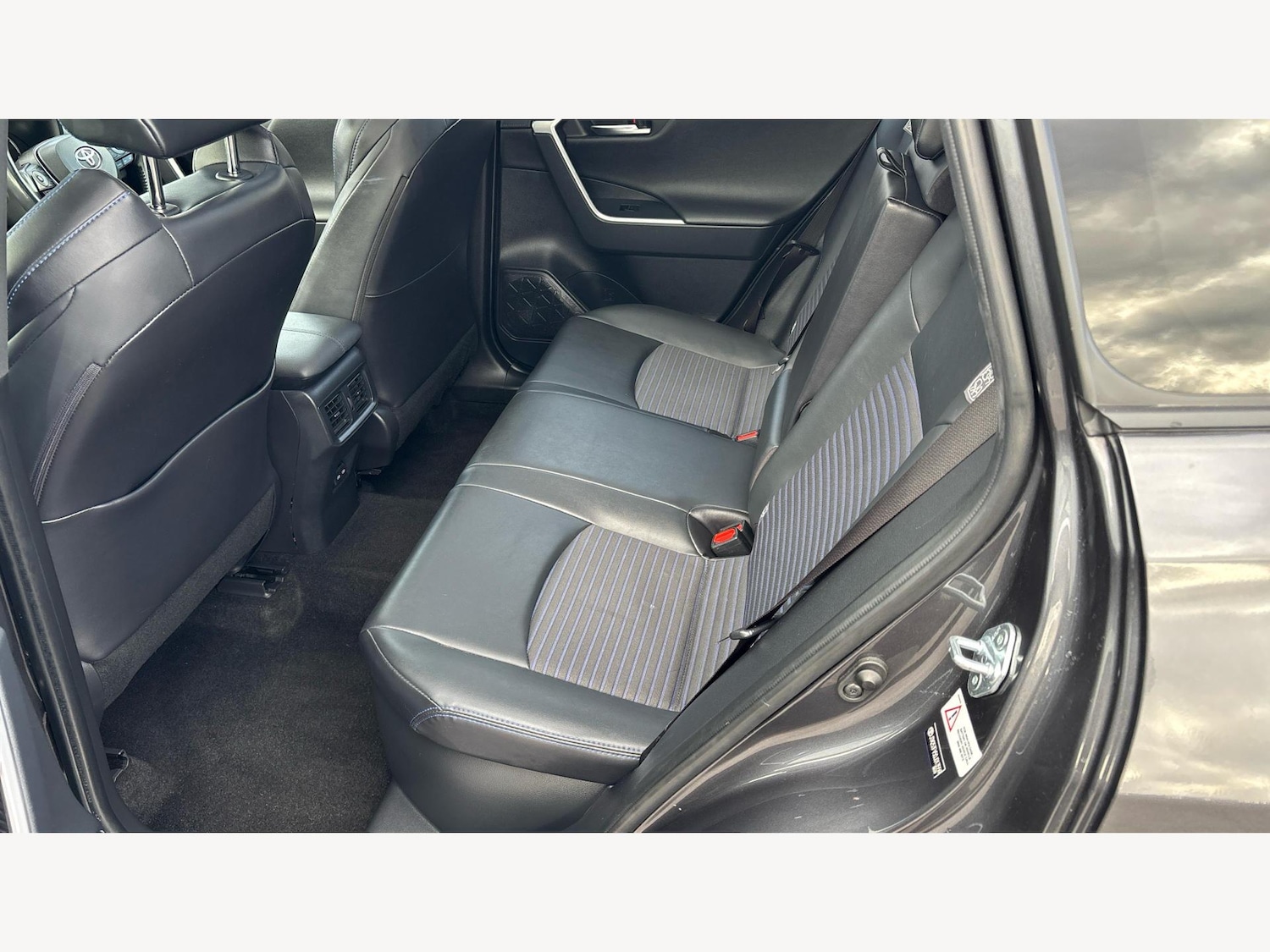 Used Toyota RAV4 2022 for sale - 77290539: Photo 15