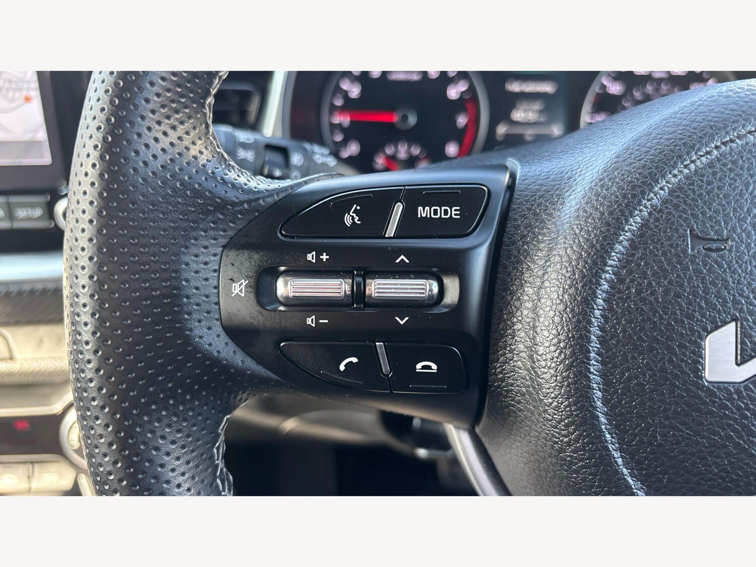 Used Kia Stonic for sale - 77768099: Photo 24