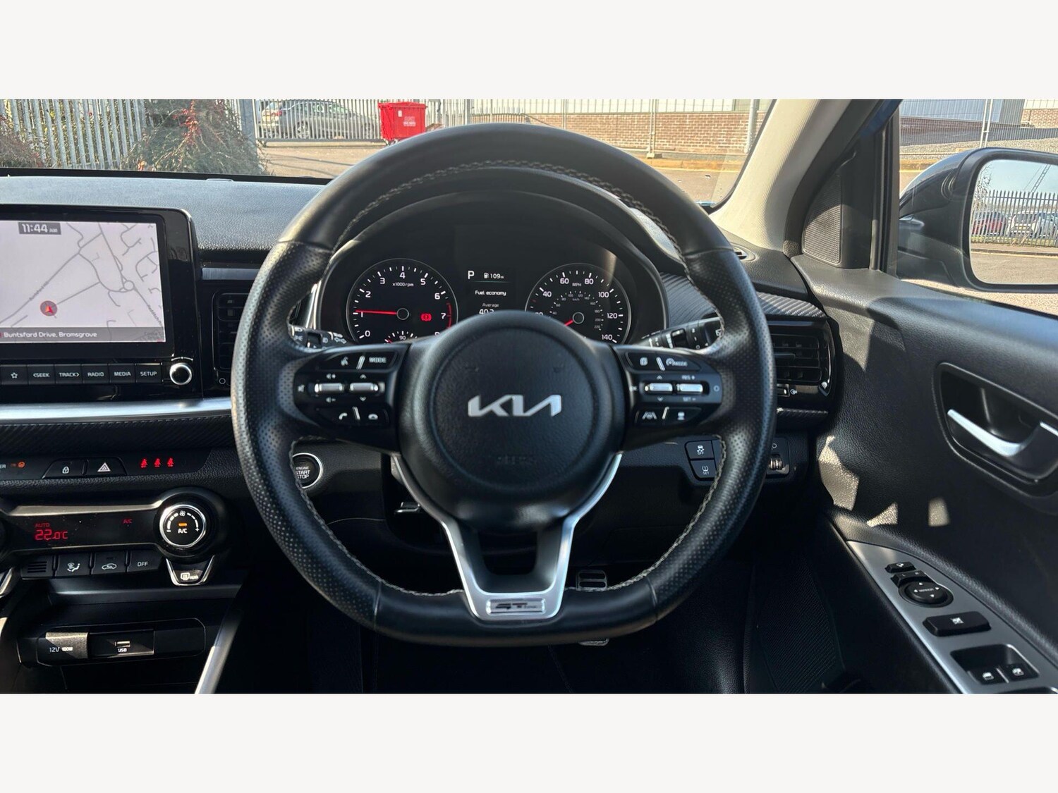 Used Kia Stonic for sale - 77768099: Photo 8