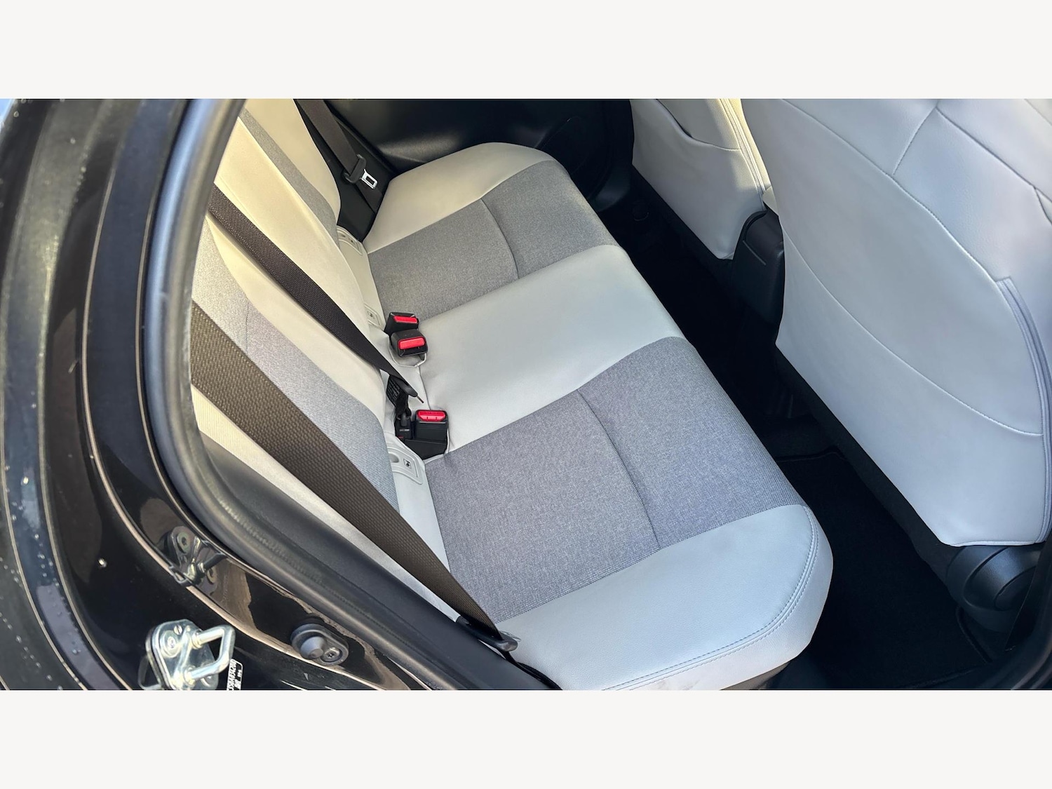 Used Toyota Yaris 2020 for sale - 76952784: Photo 14