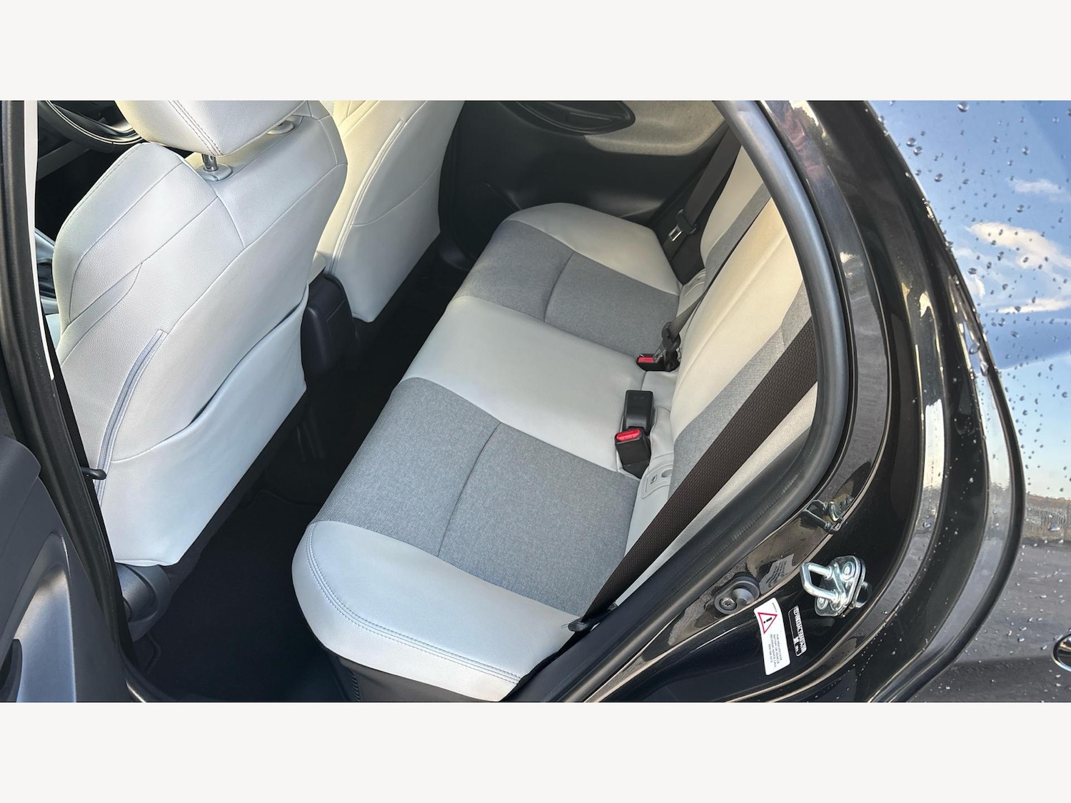 Used Toyota Yaris 2020 for sale - 76952784: Photo 15