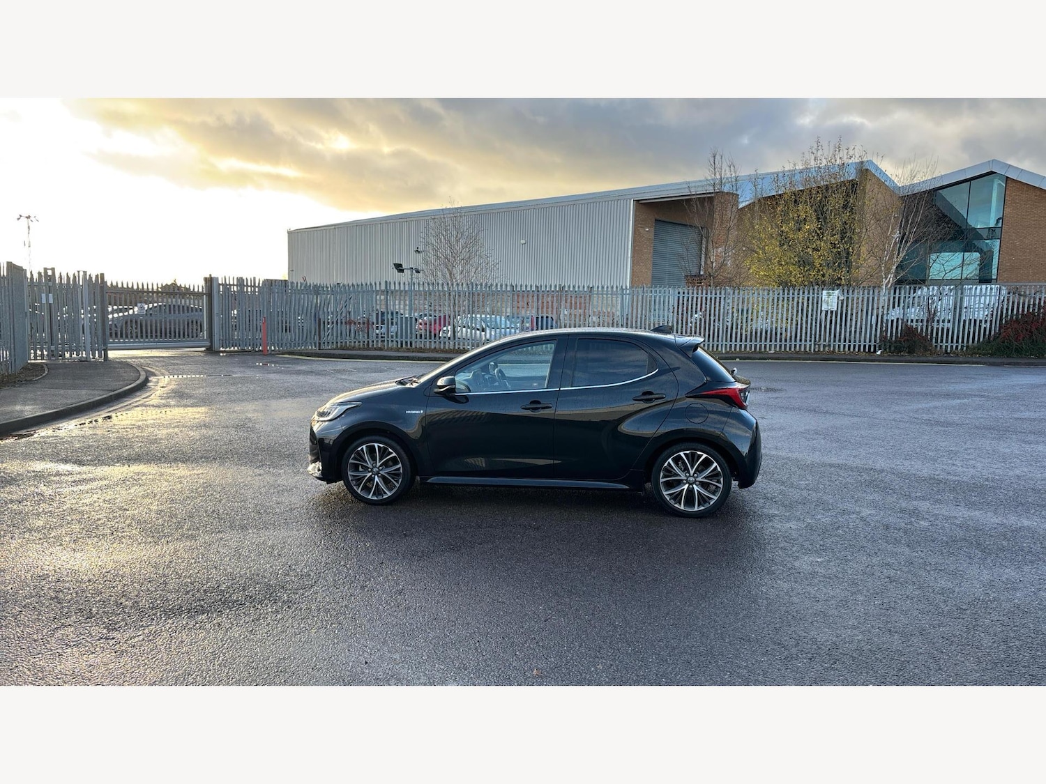 Used Toyota Yaris 2020 for sale - 76952784: Photo 19