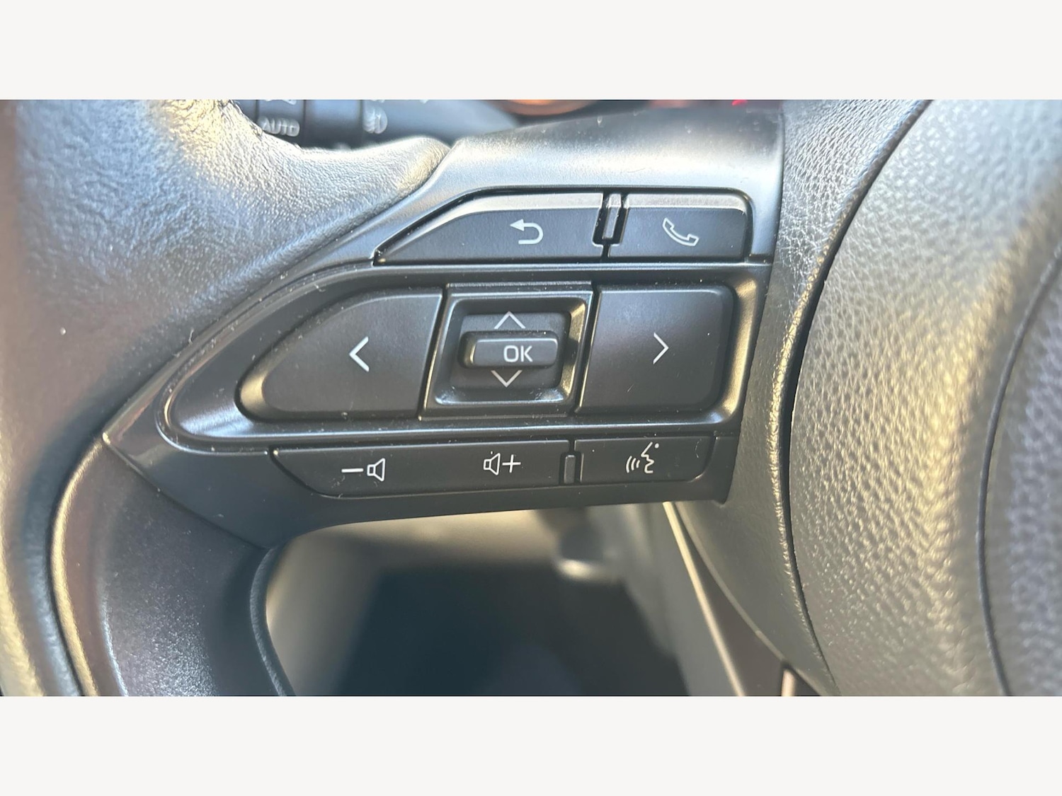 Used Toyota Yaris 2020 for sale - 76952784: Photo 24