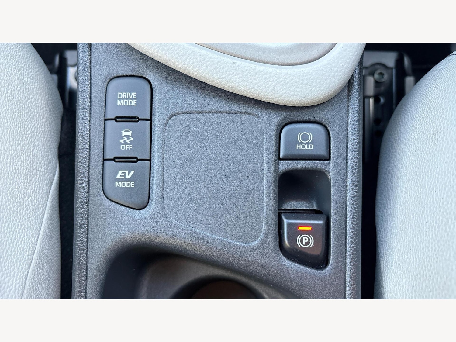 Used Toyota Yaris 2020 for sale - 76952784: Photo 26