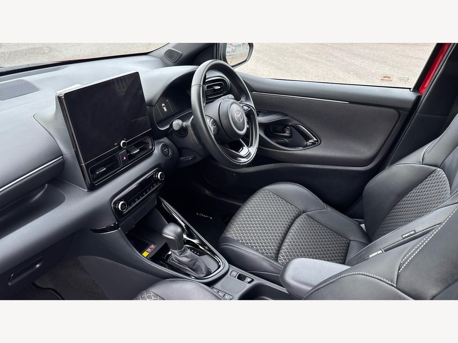 Used Toyota Yaris 2024 for sale - 76537607: Photo 12