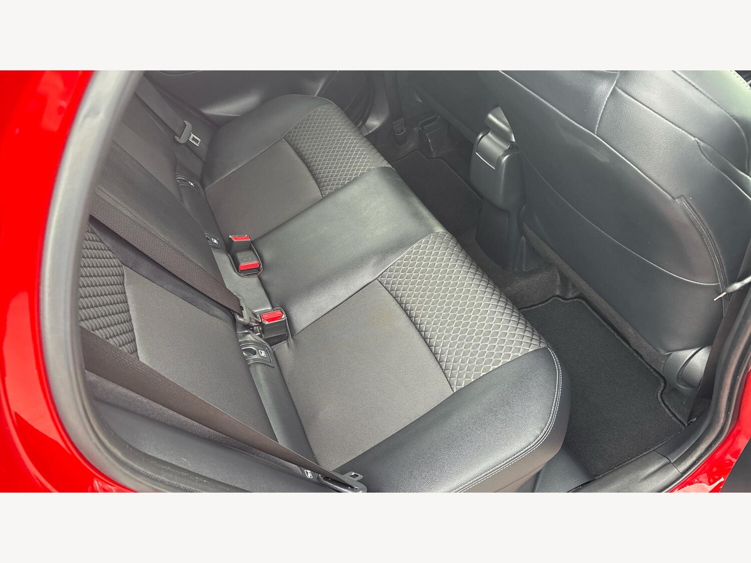 Used Toyota Yaris 2024 for sale - 76537607: Photo 14