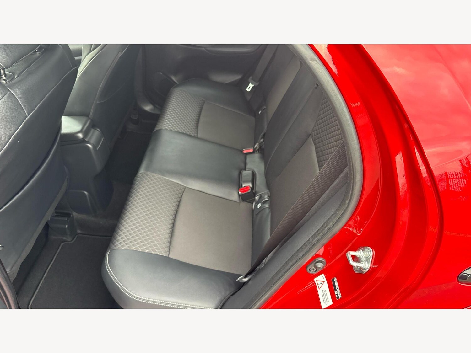 Used Toyota Yaris 2024 for sale - 76537607: Photo 15