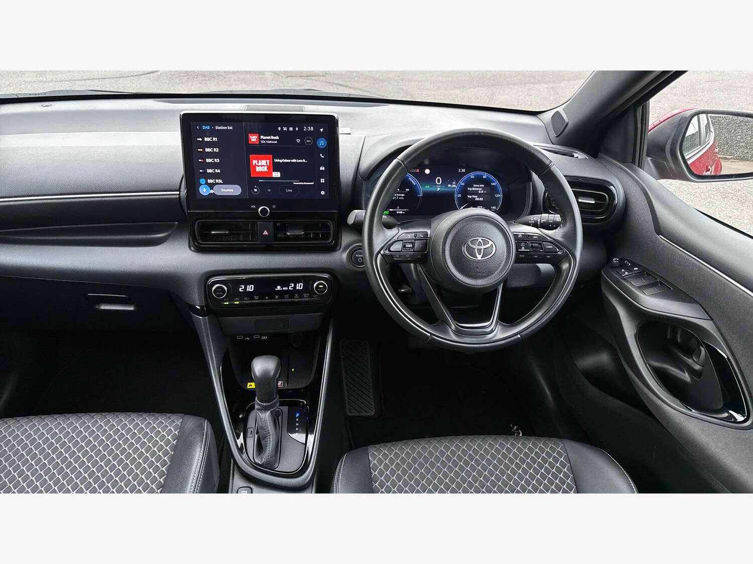 Used Toyota Yaris 2024 for sale - 76537607: Photo 7