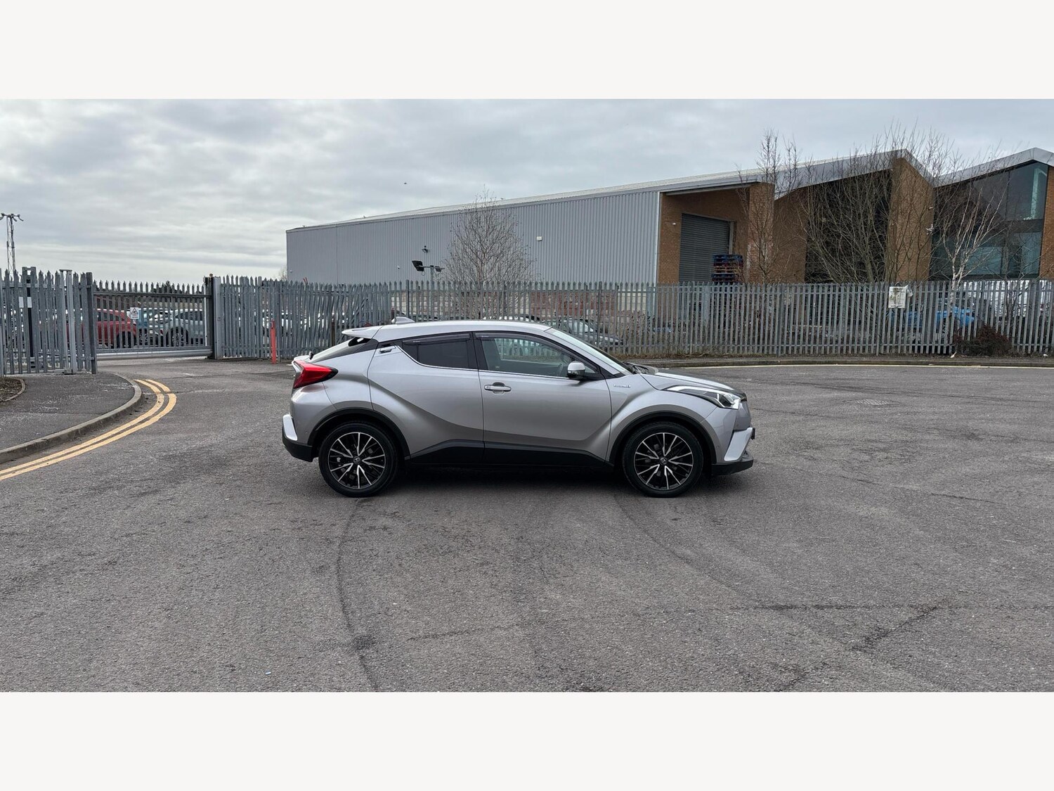 Used Toyota C-HR 2018 for sale - 77722890: Photo 18