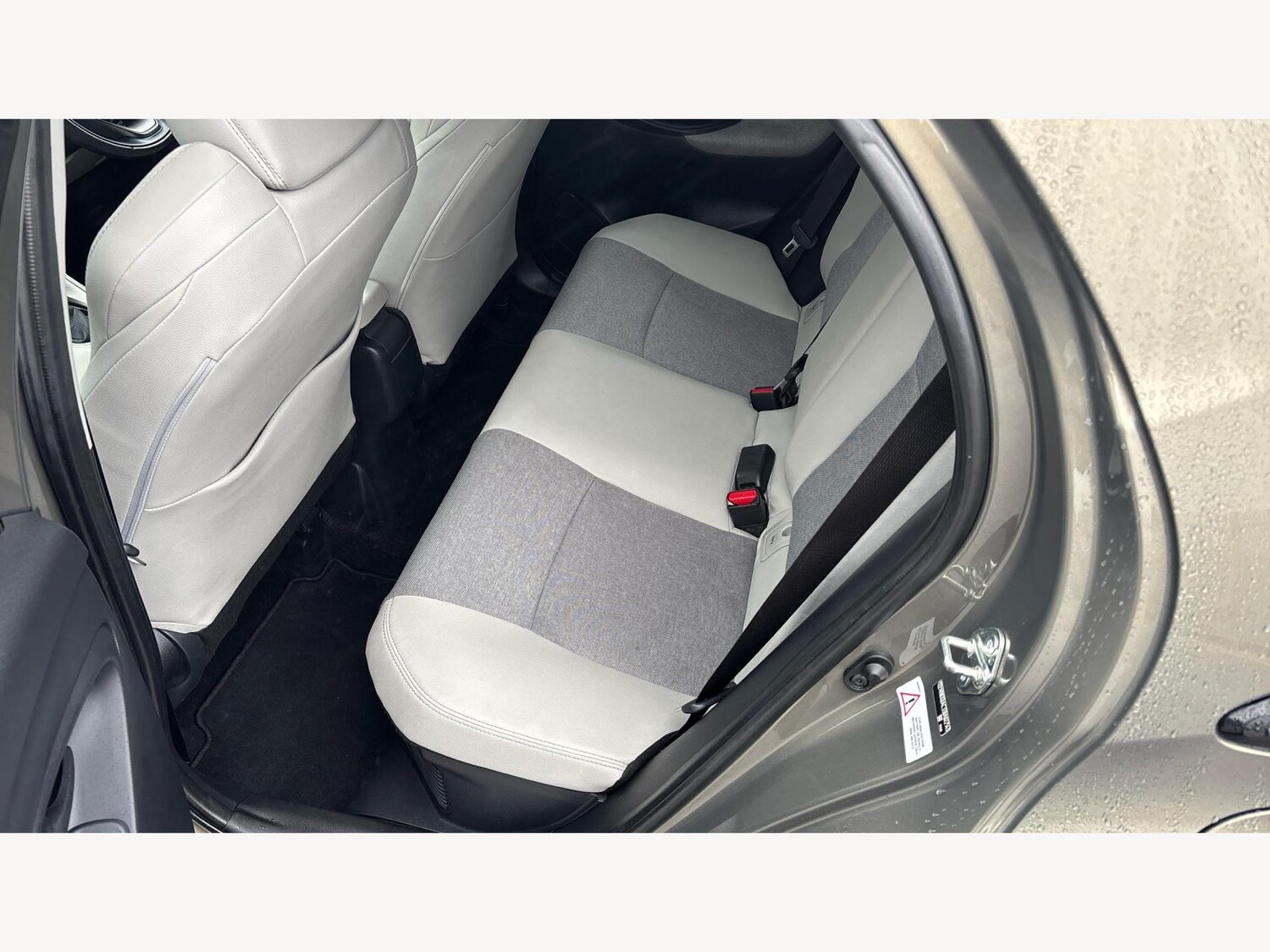 Used Toyota Yaris 2020 for sale - 77523705: Photo 15