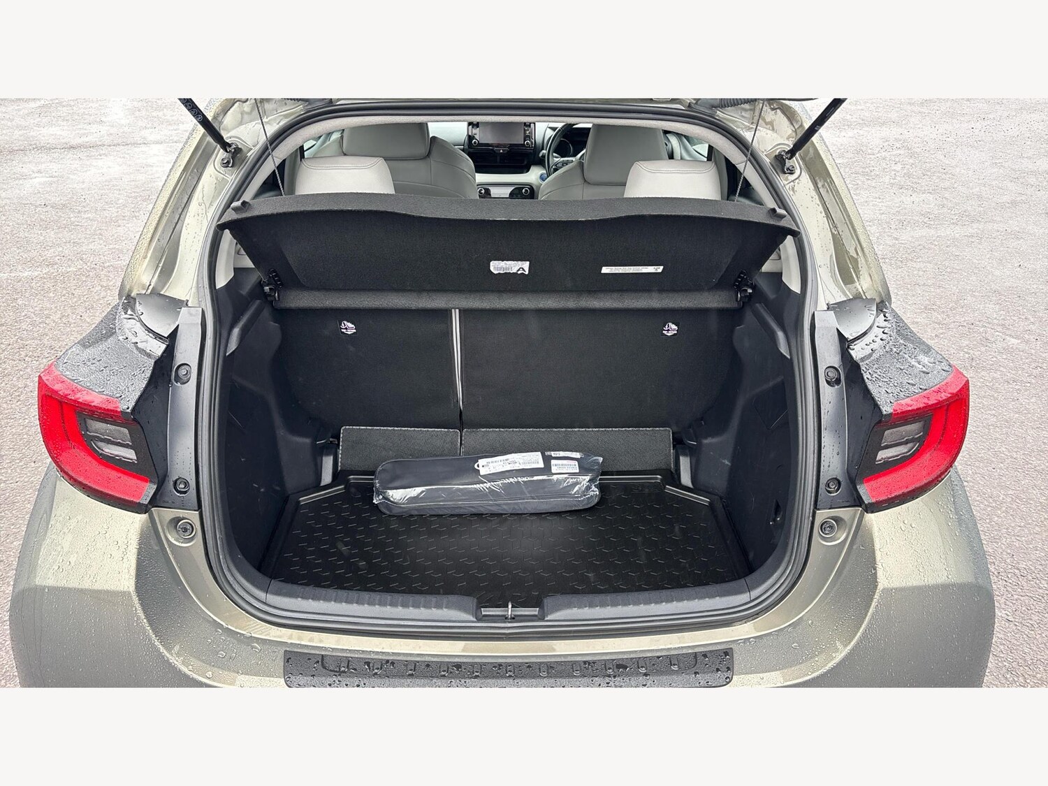 Used Toyota Yaris 2020 for sale - 77523705: Photo 16