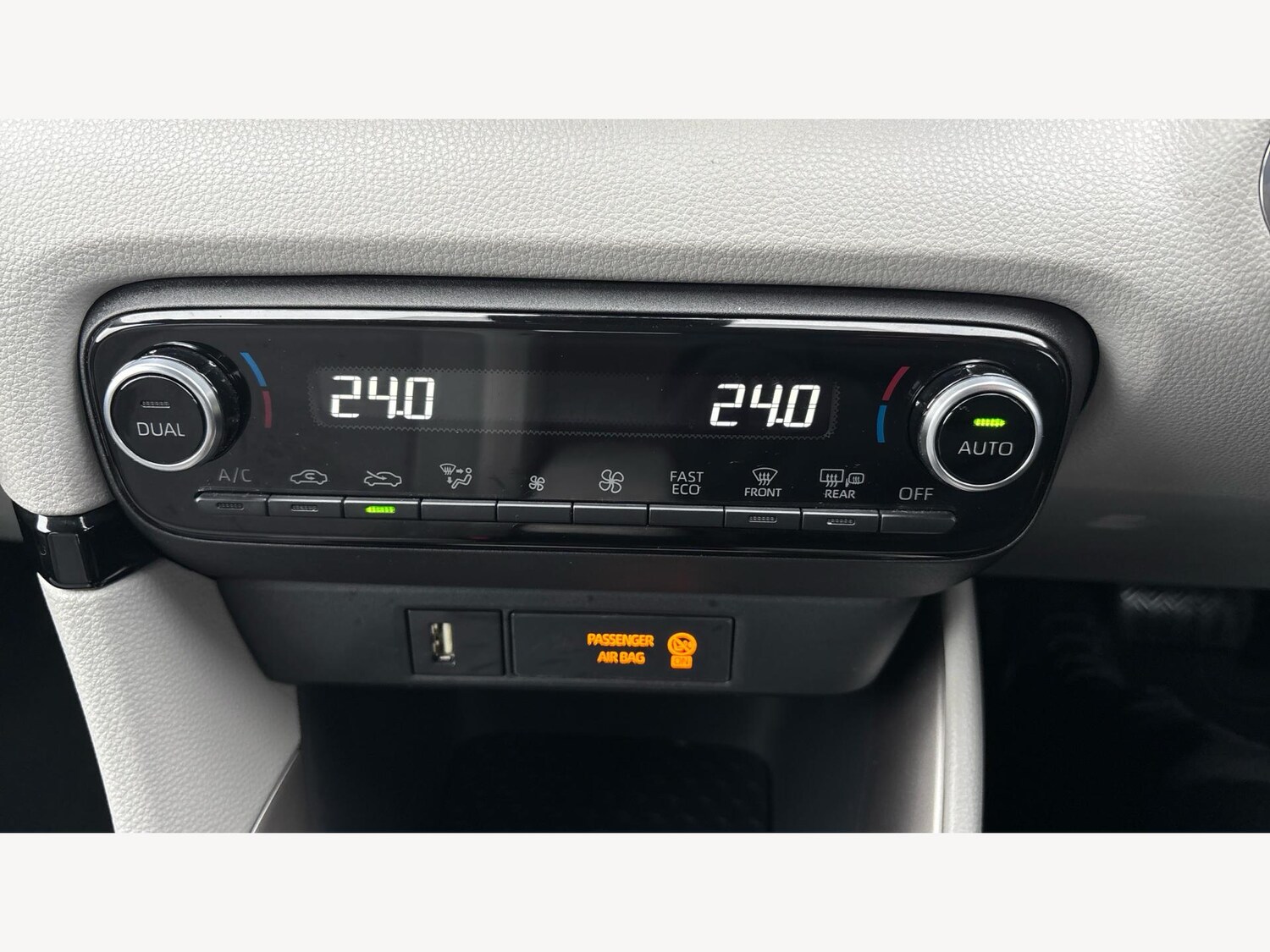 Used Toyota Yaris 2020 for sale - 77523705: Photo 23