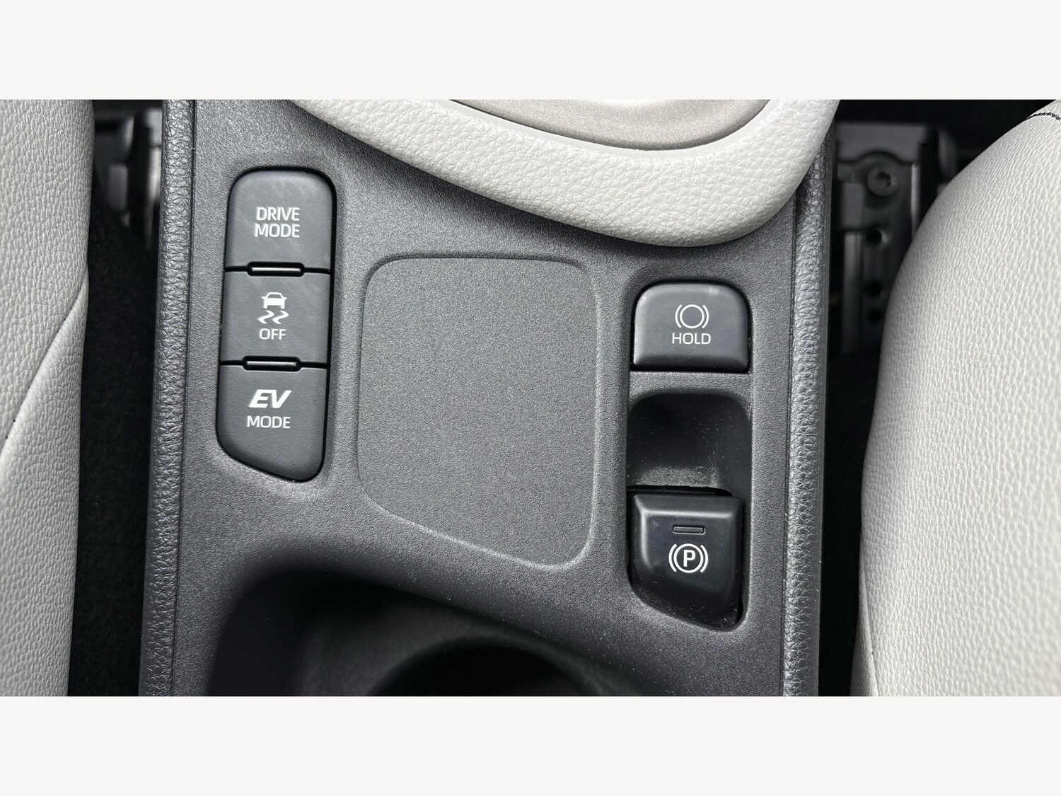 Used Toyota Yaris 2020 for sale - 77523705: Photo 26