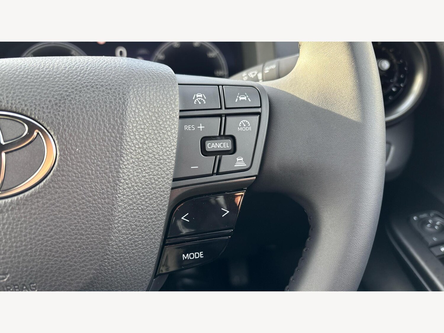 Used Toyota C-HR 2025 for sale - 77290940: Photo 25