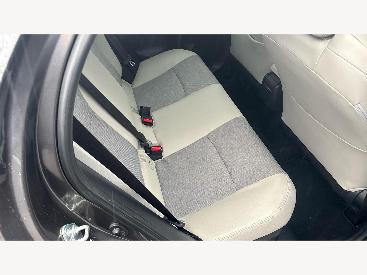 Used Toyota Yaris for sale - 77230432: Photo 14