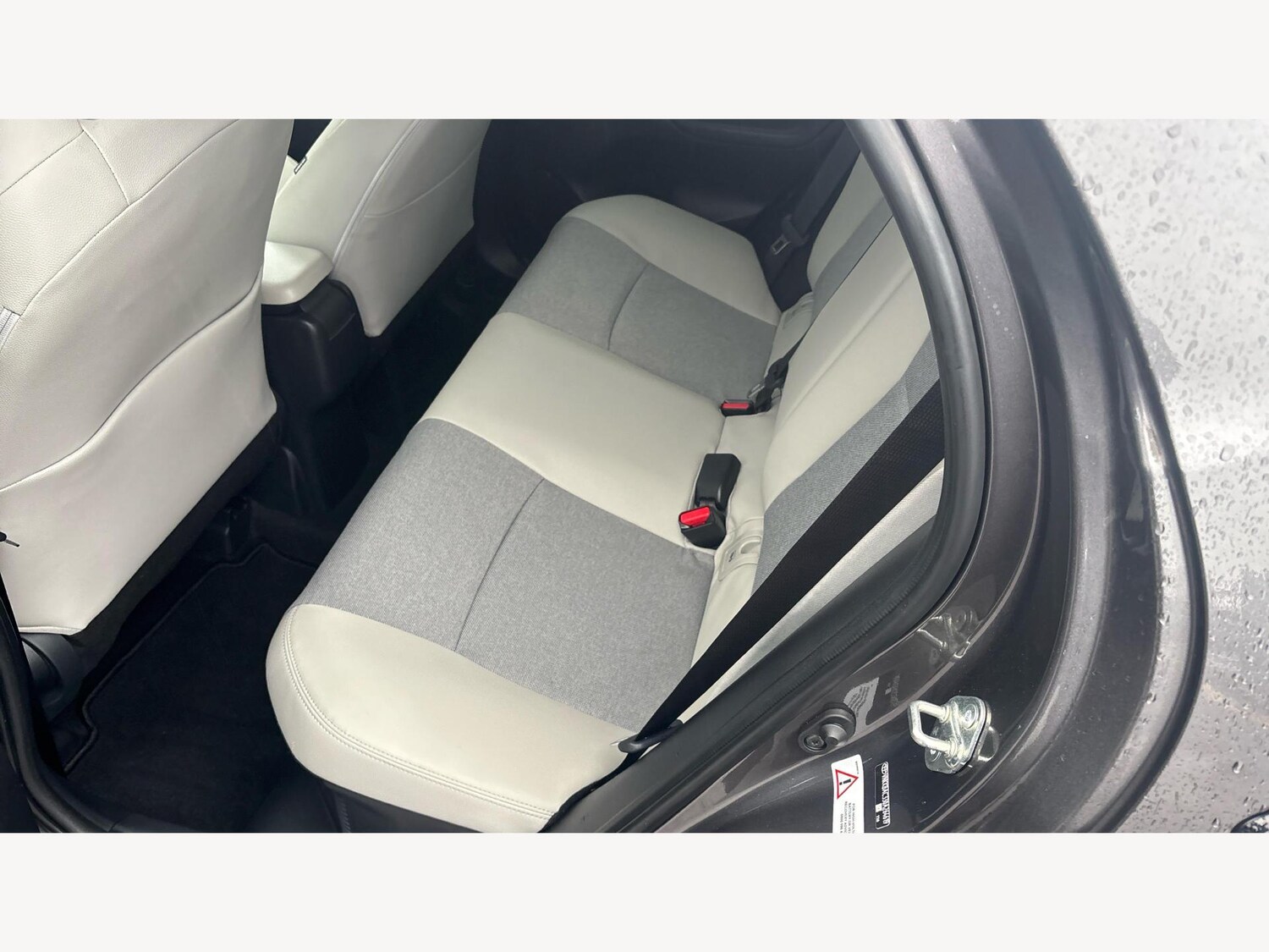 Used Toyota Yaris for sale - 77230432: Photo 15