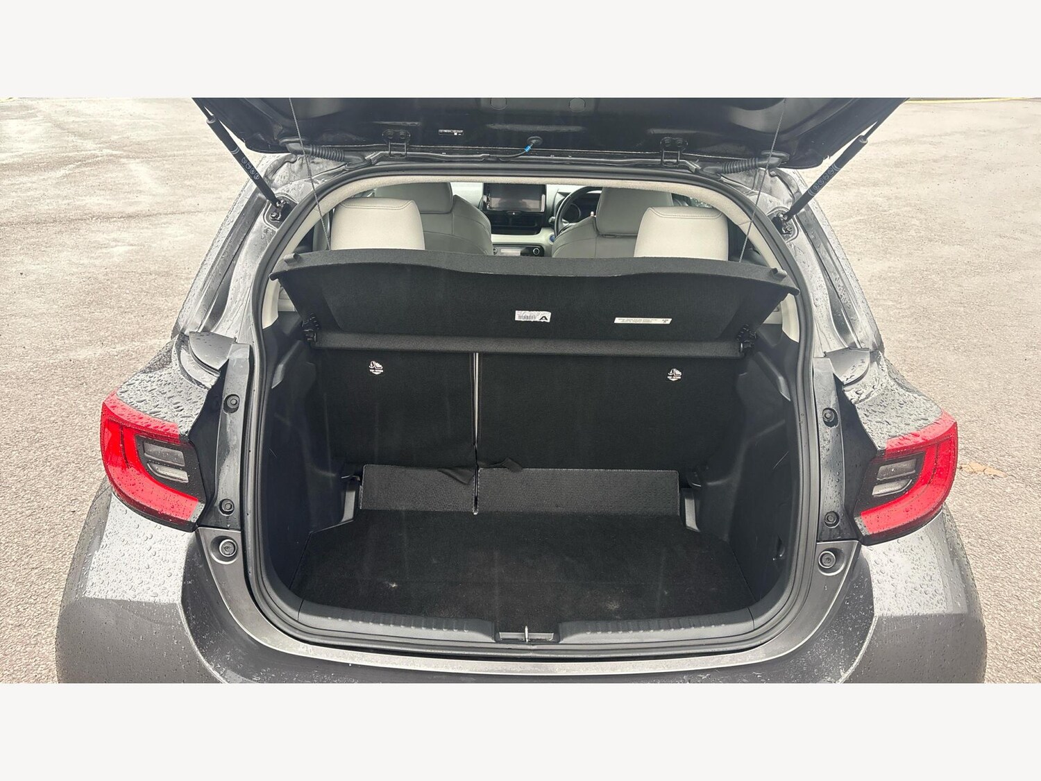 Used Toyota Yaris for sale - 77230432: Photo 16