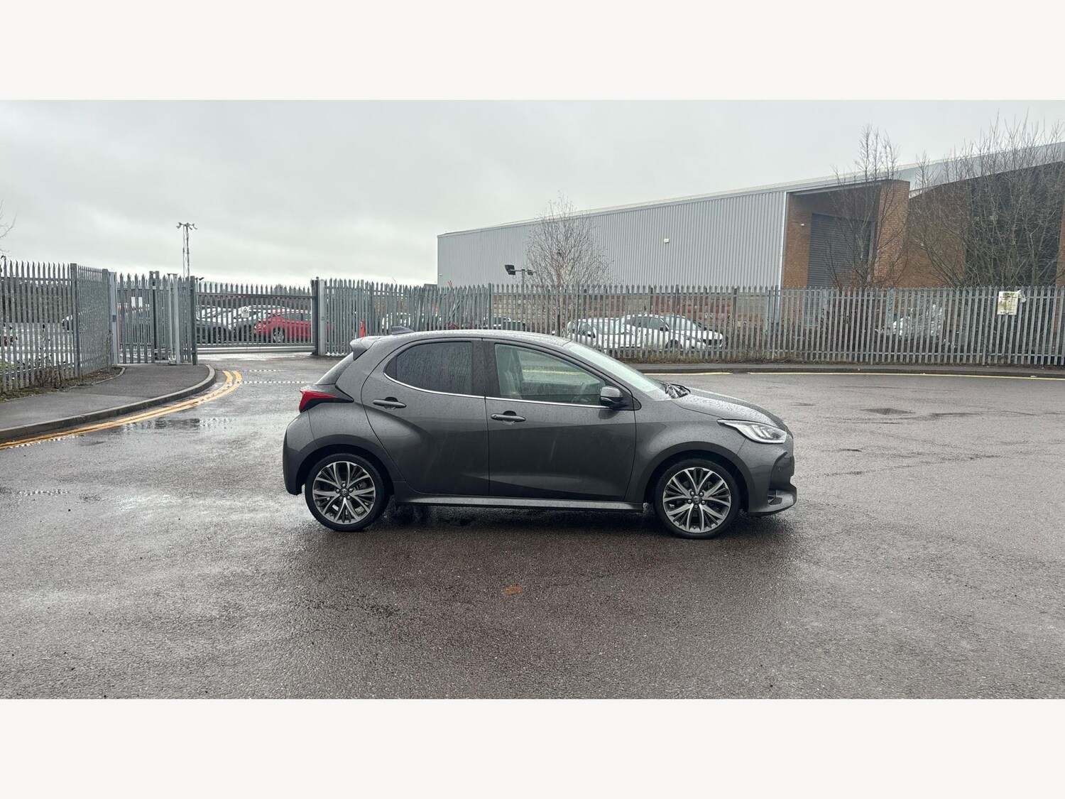 Used Toyota Yaris for sale - 77230432: Photo 18