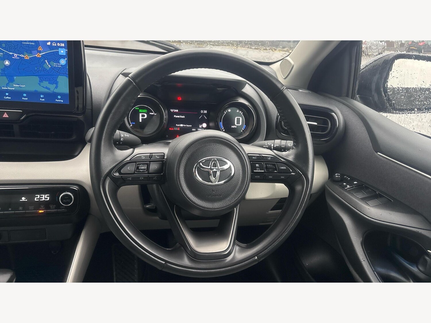 Used Toyota Yaris for sale - 77230432: Photo 8